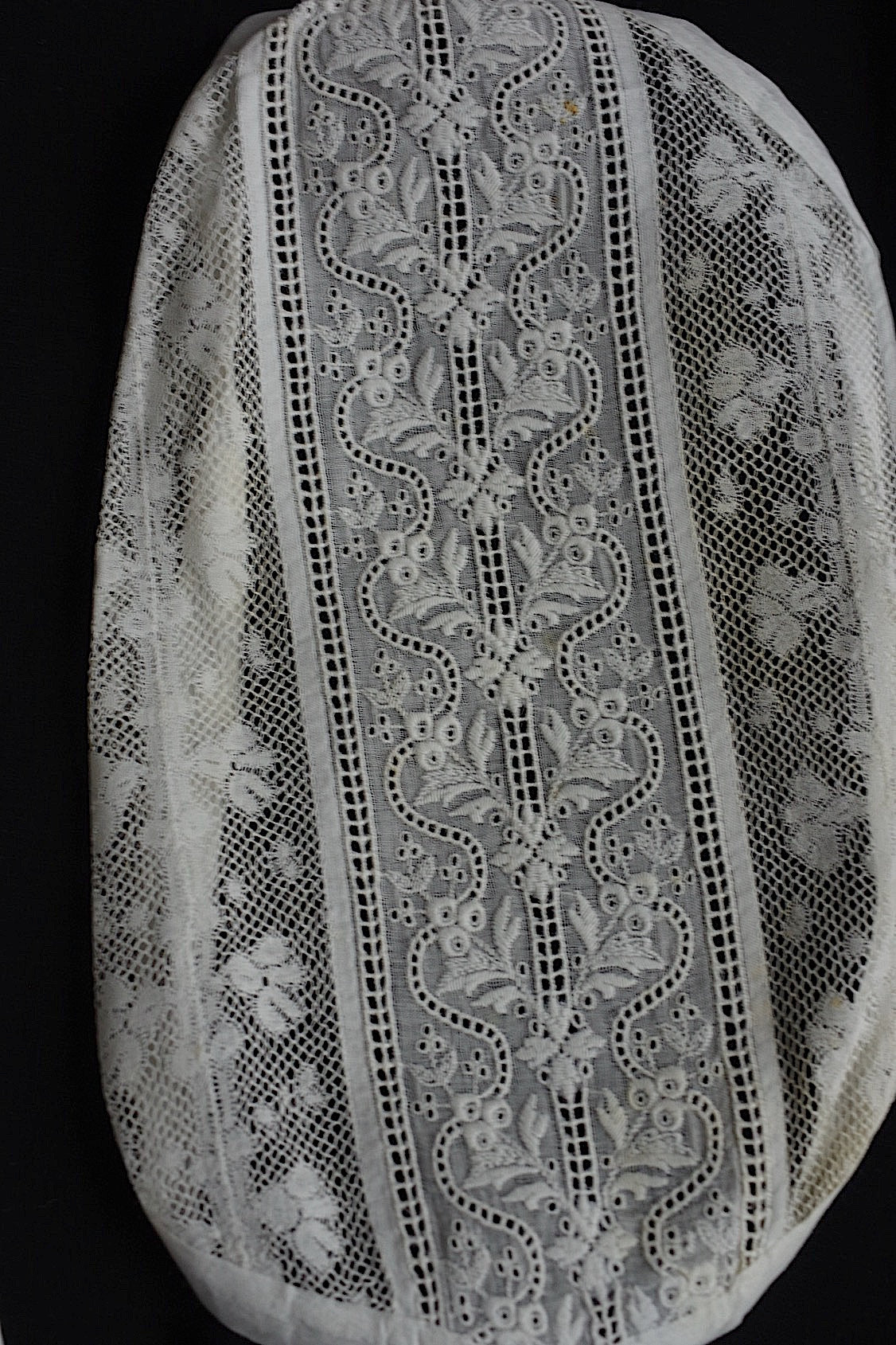 アンティークレーク　dentelle anciennne 　ボネ装飾レース2