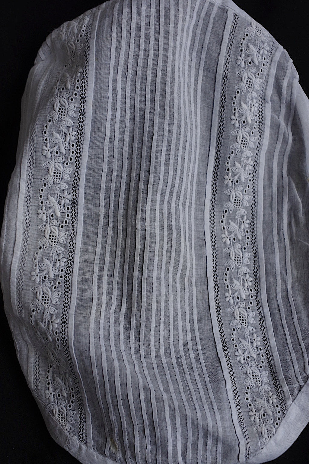 アンティークレーク　dentelle anciennne 　ボネ装飾レース2