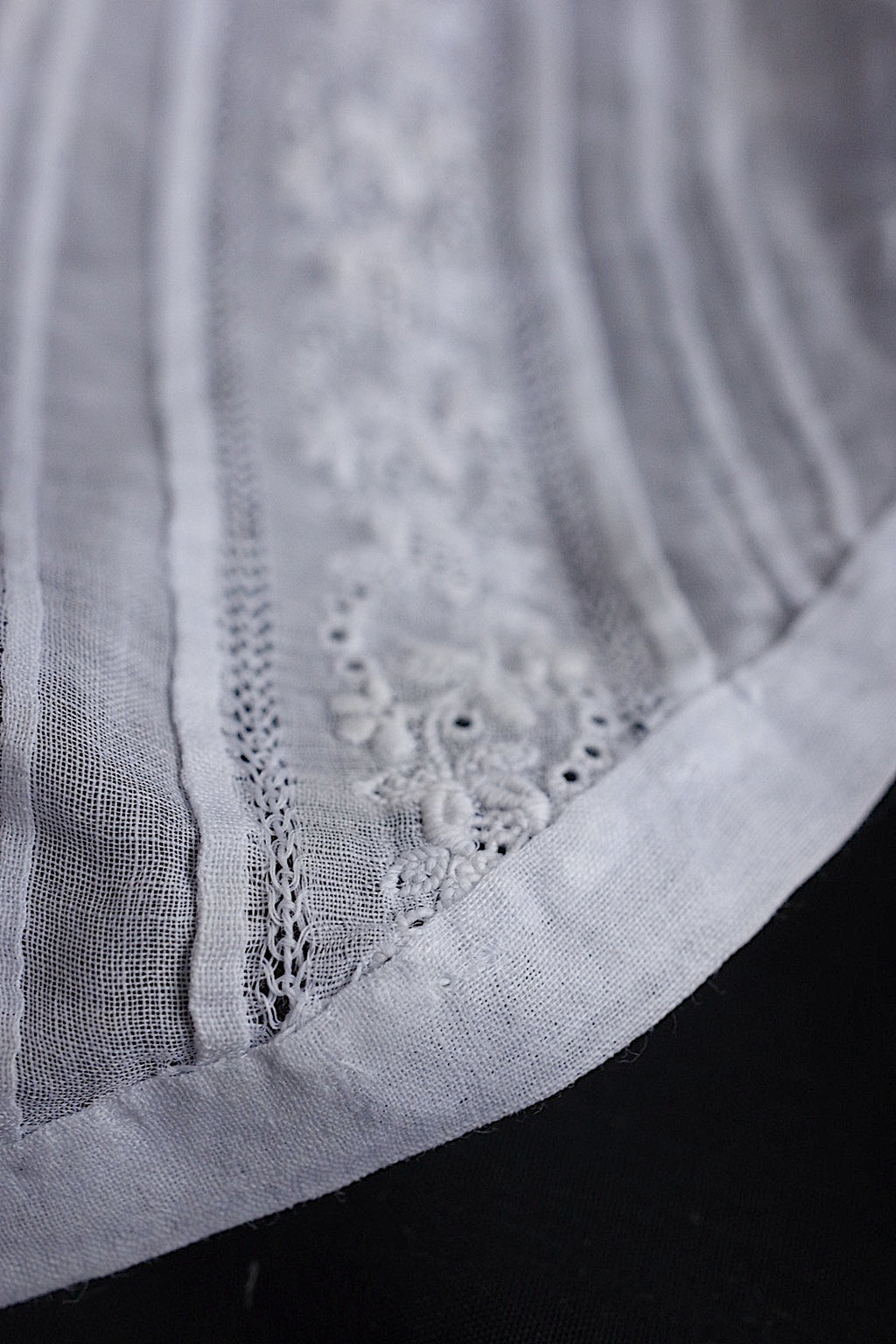 アンティークレーク　dentelle anciennne 　ボネ装飾レース2