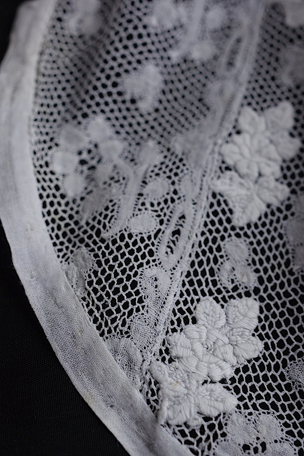 アンティークレーク　dentelle anciennne 　ボネ装飾レース2