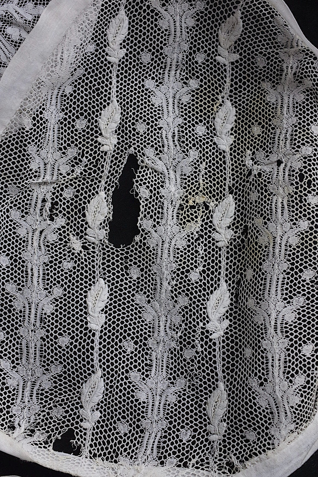 アンティークレーク　dentelle anciennne 　ボネ装飾レース4　素材用