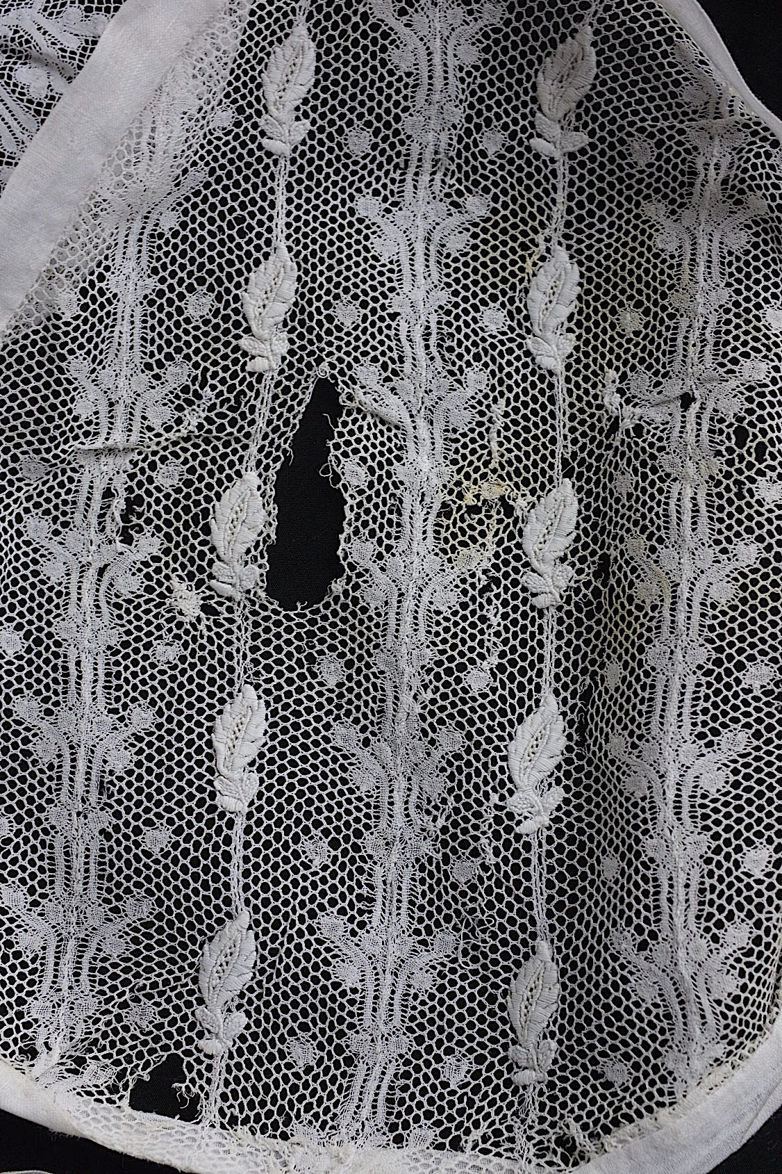 アンティークレーク　dentelle anciennne 　ボネ装飾レース4　素材用