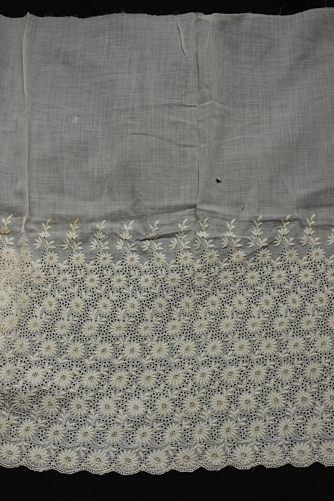 アンティークレース　dentelle anciennne 刺繍ハギレ
