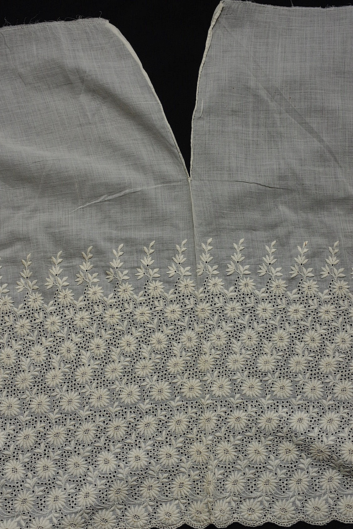 アンティークレース　dentelle anciennne 刺繍ハギレ