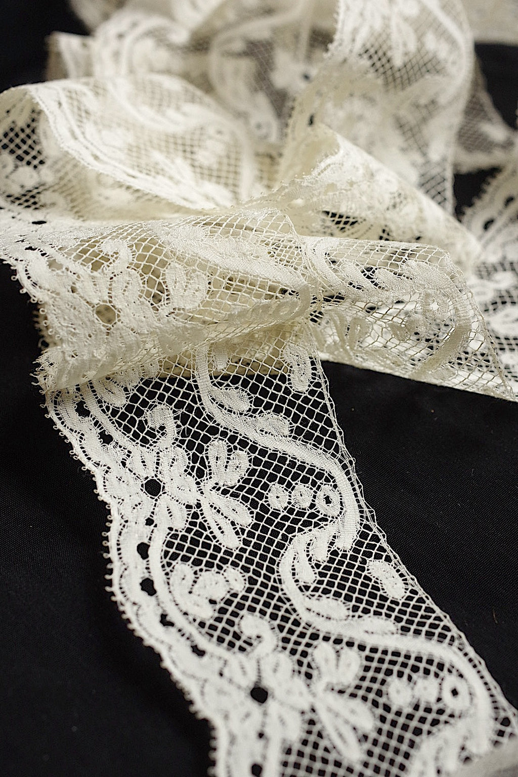 アンティークレース　dentelle anciennne 236cm