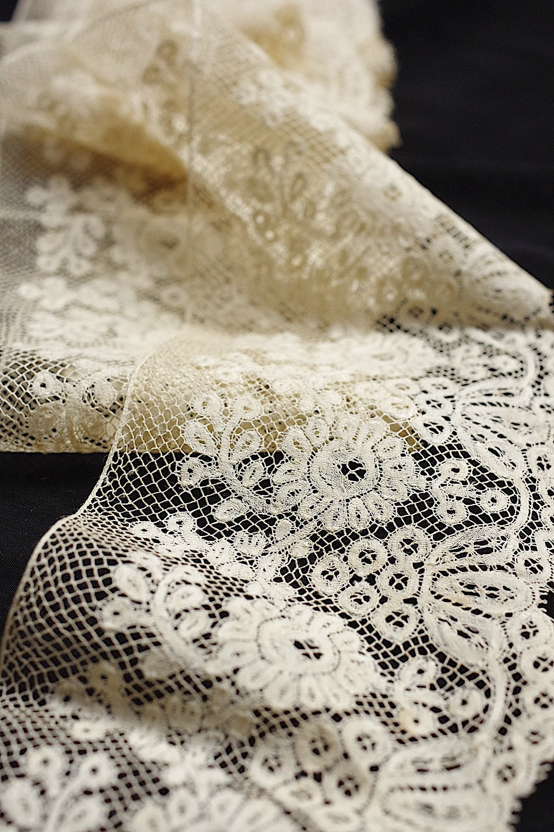 アンティークレース antique lace la dentelle - .FR a l'epoque
