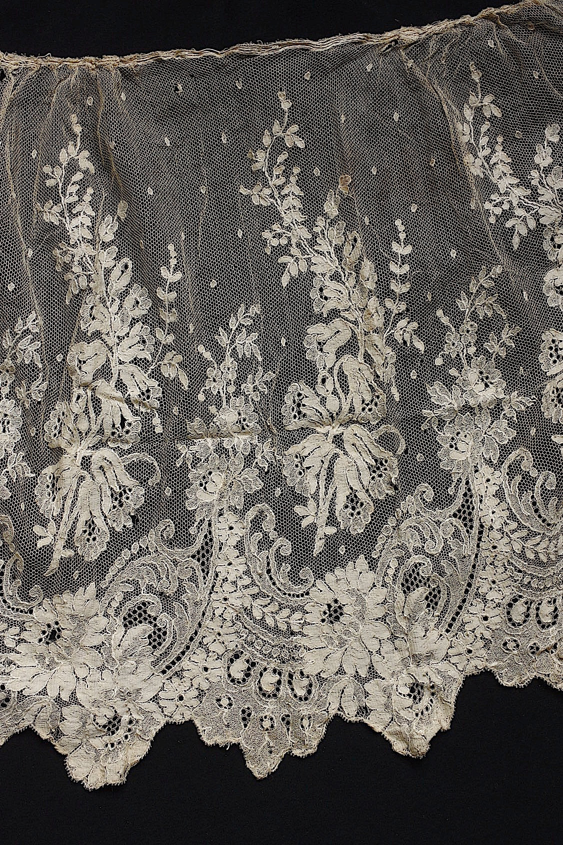 アンティークレース　dentelle anciennne 70cm