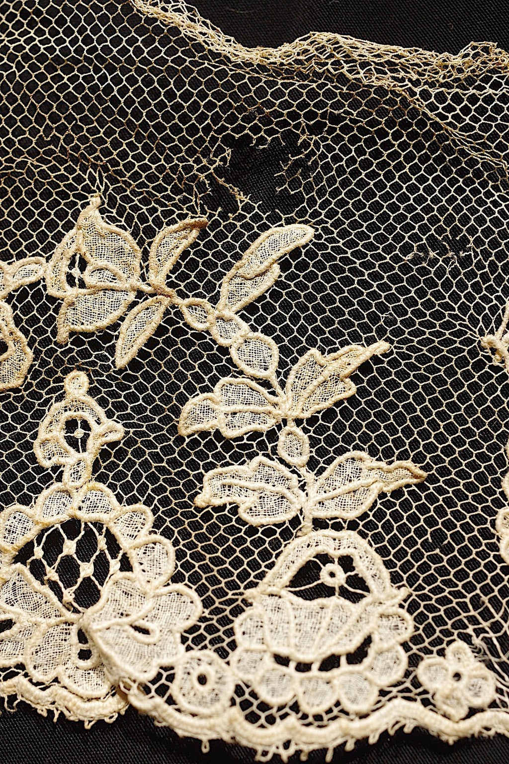 アンティークレース　dentelle ancienne pour document 3本