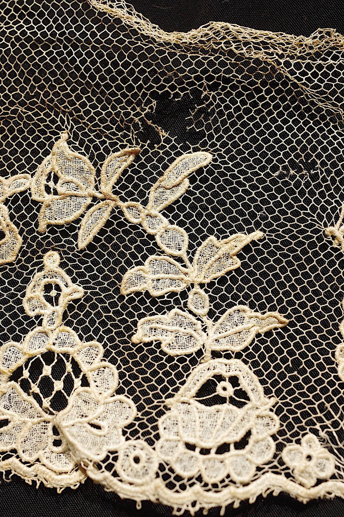 アンティークレース　dentelle ancienne pour document 3本