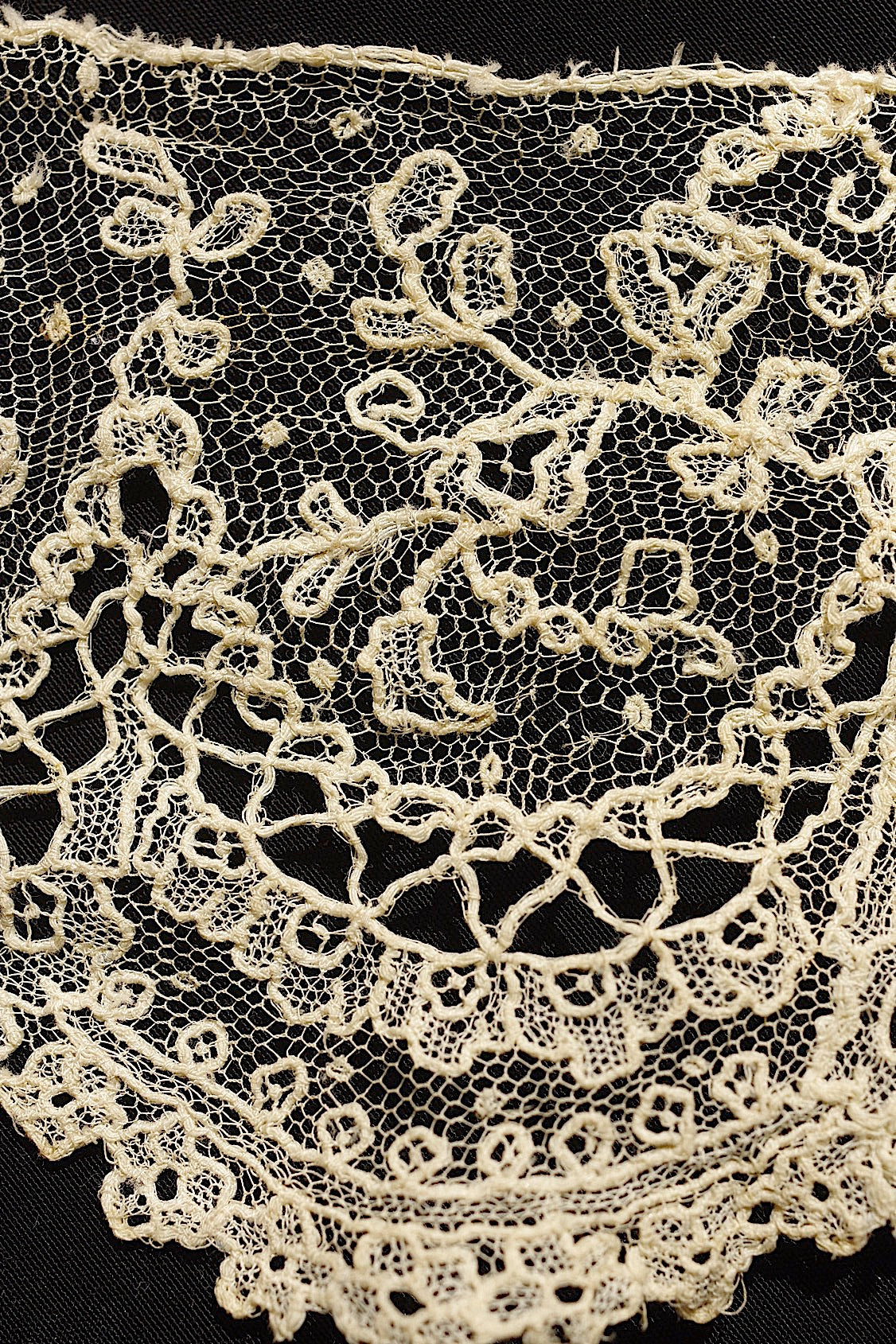 アンティークレース　dentelle ancienne pour document 3本