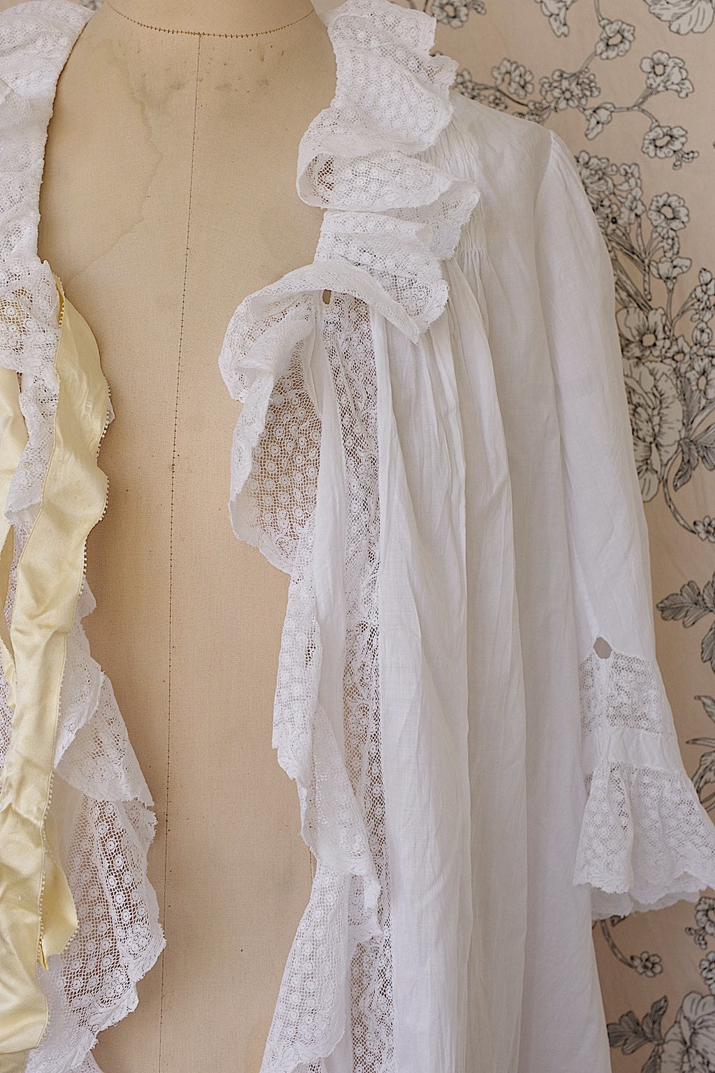 アンティークレース羽織　vêtement antique