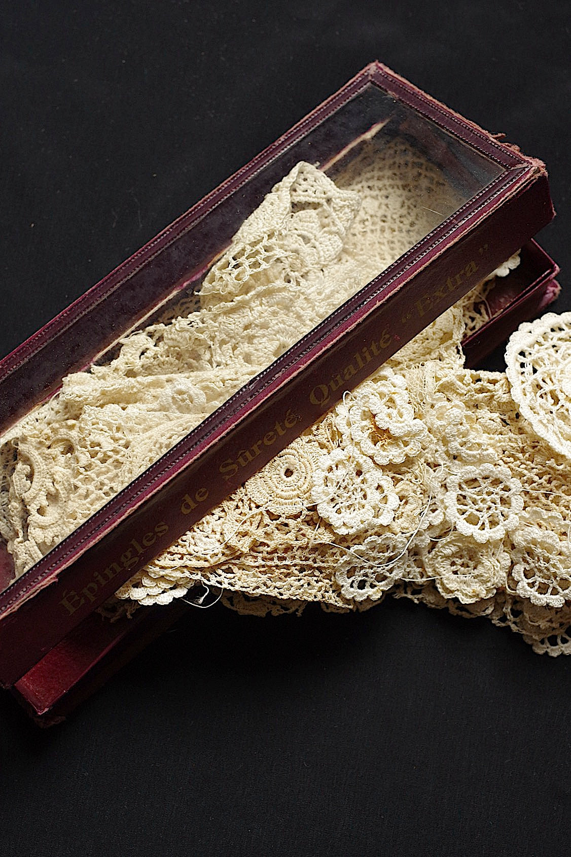 アンティークレース　dentelle ancienne モチーフ箱入り