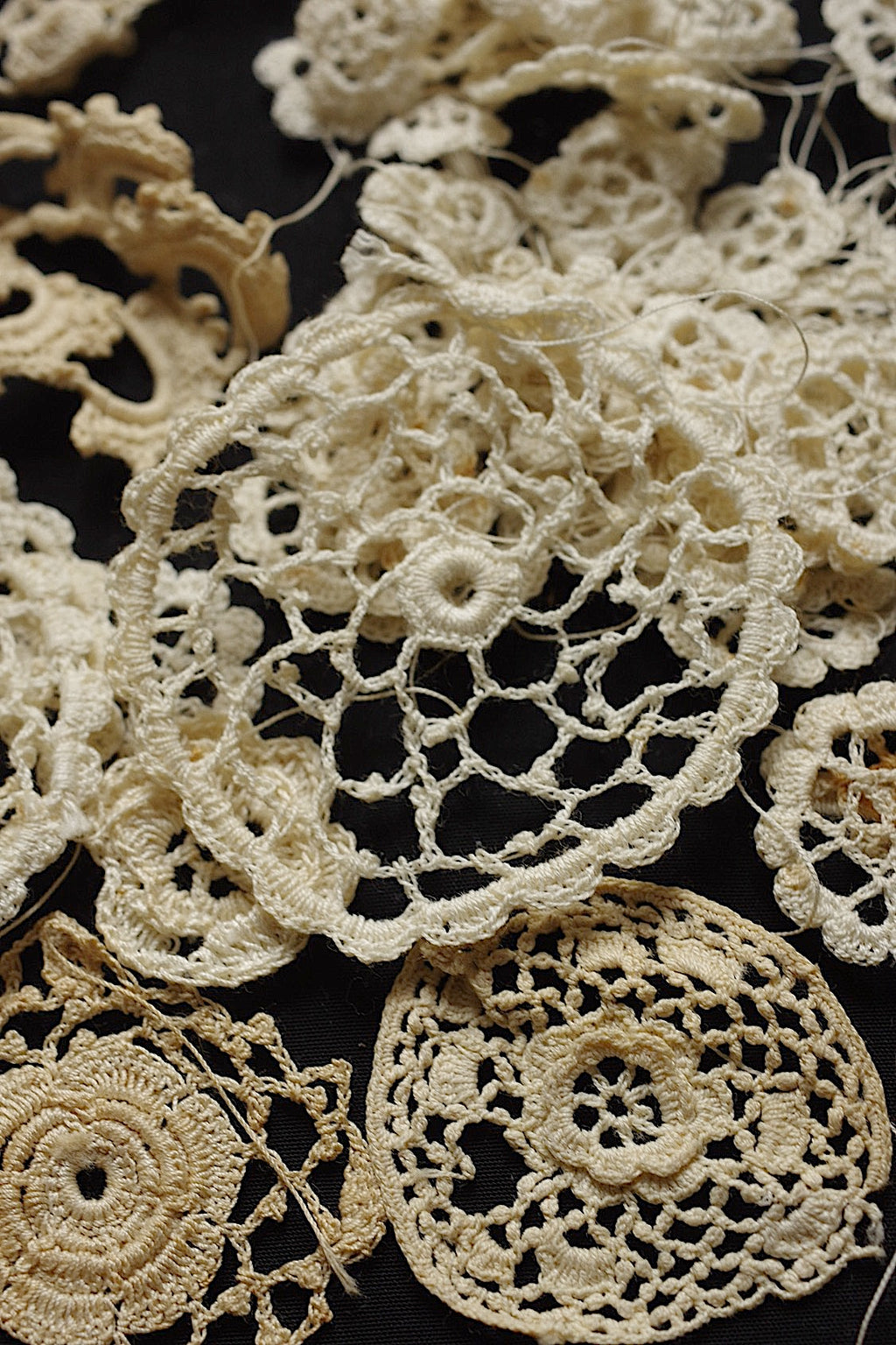 アンティークレース　dentelle ancienne モチーフ箱入り