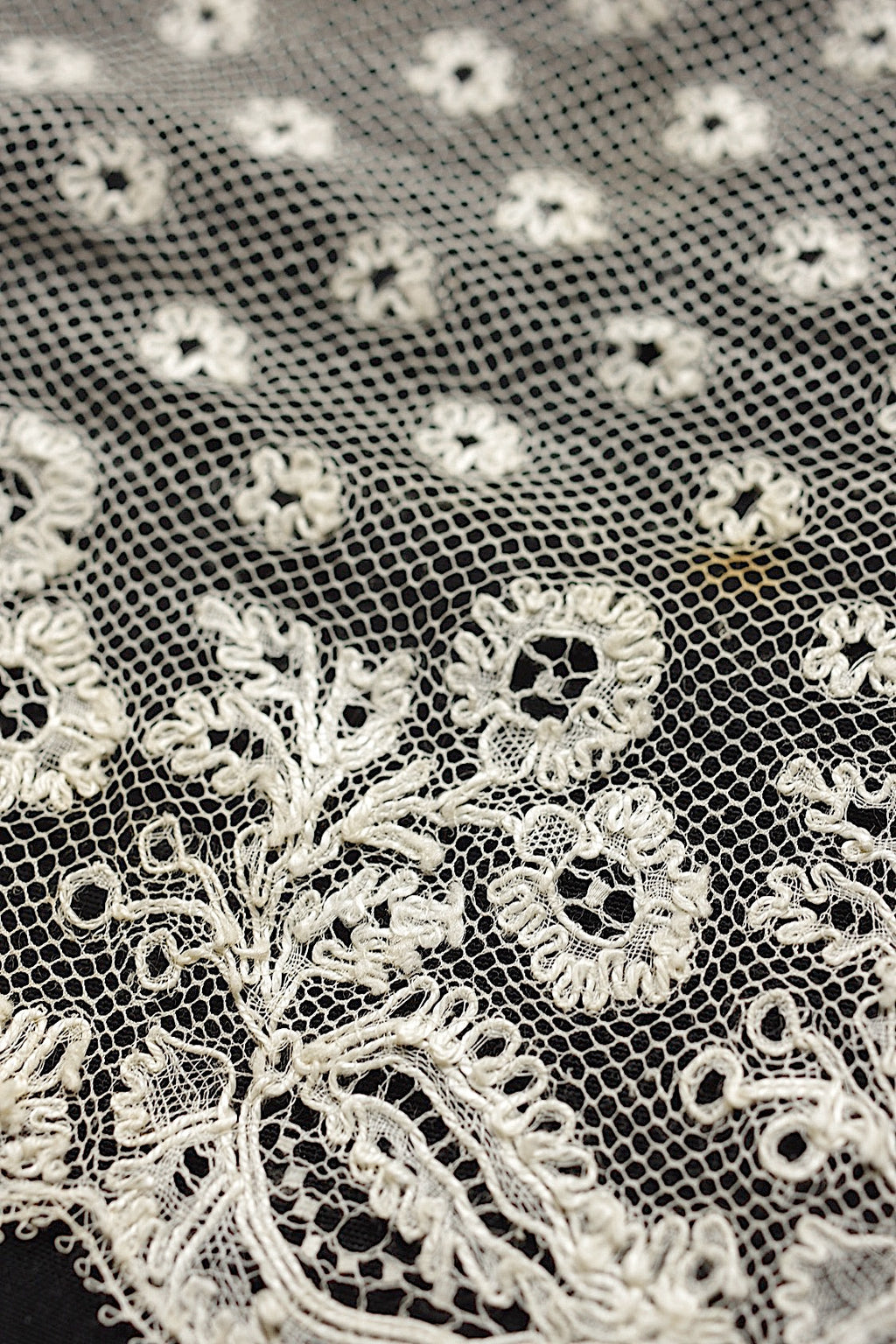 アンティークレース　dentelle ancienne　90cm 45cm 43cm