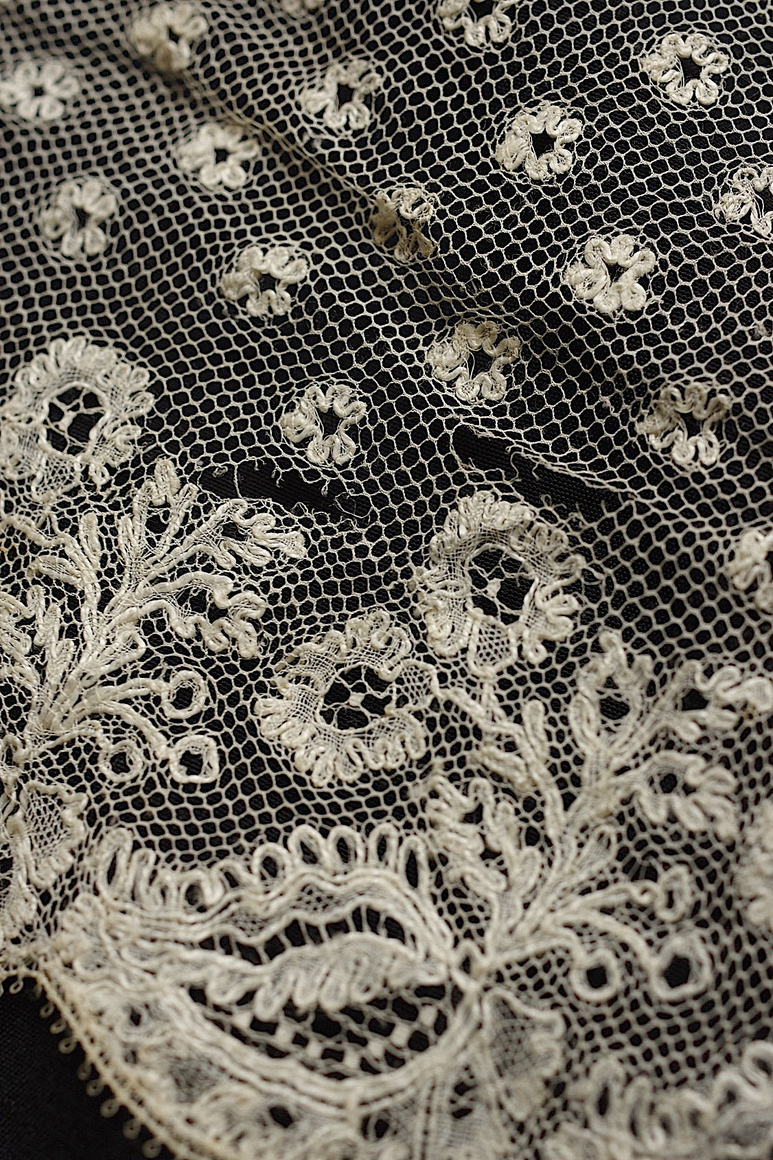 アンティークレース　dentelle ancienne　90cm 45cm 43cm