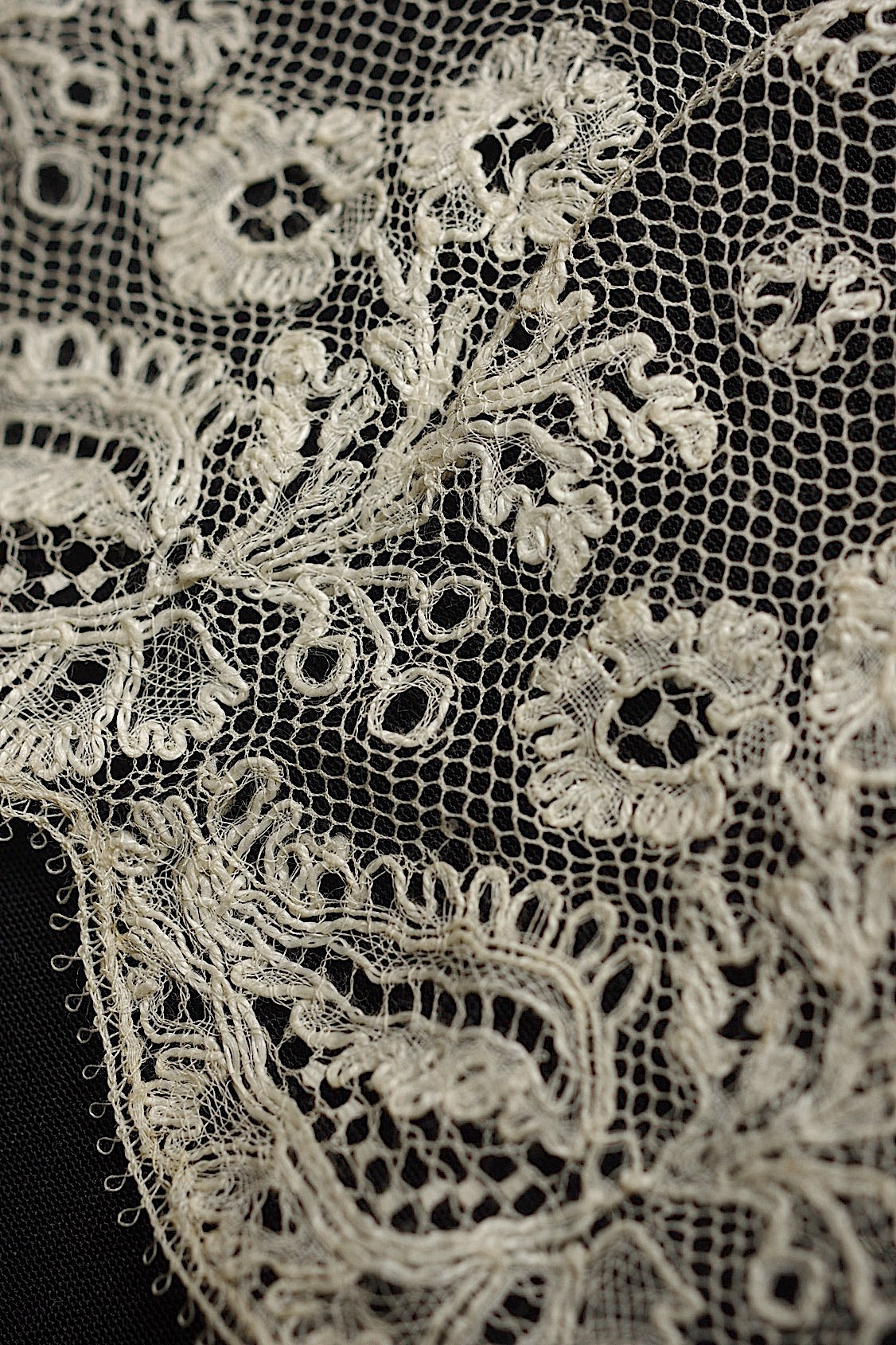 アンティークレース　dentelle ancienne　90cm 45cm 43cm