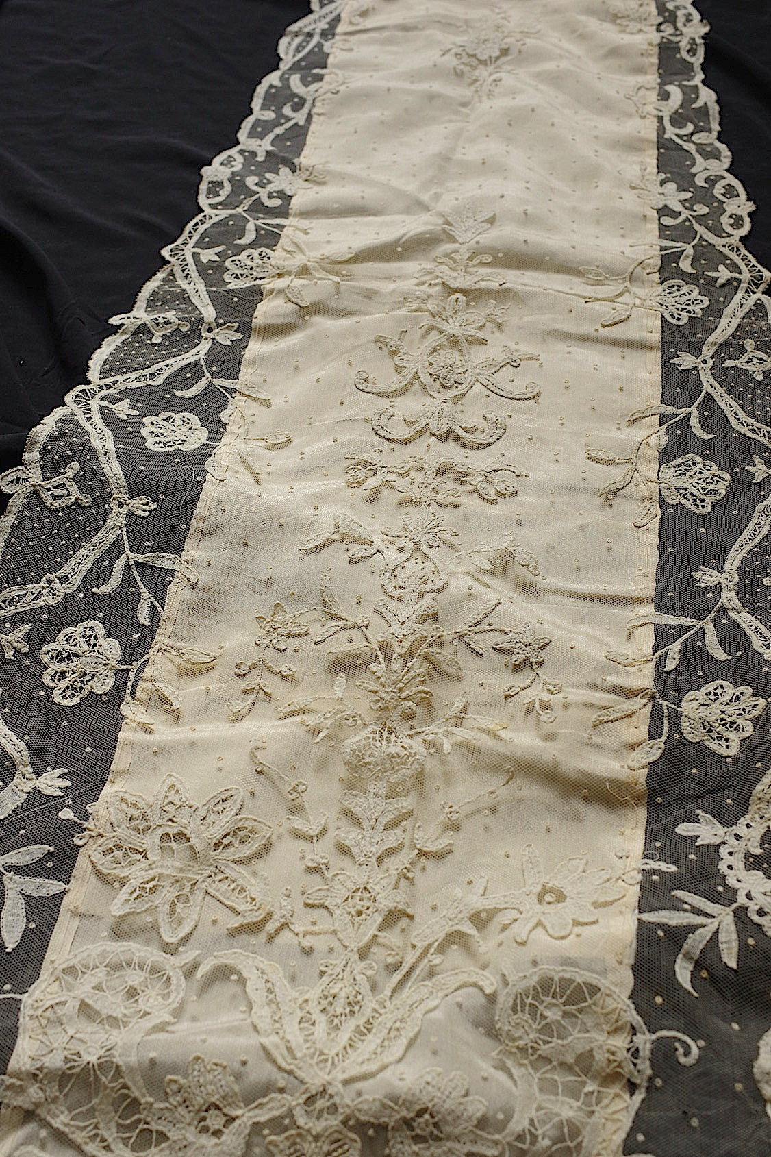 アンティークレース　dentelle ancienne　tablier