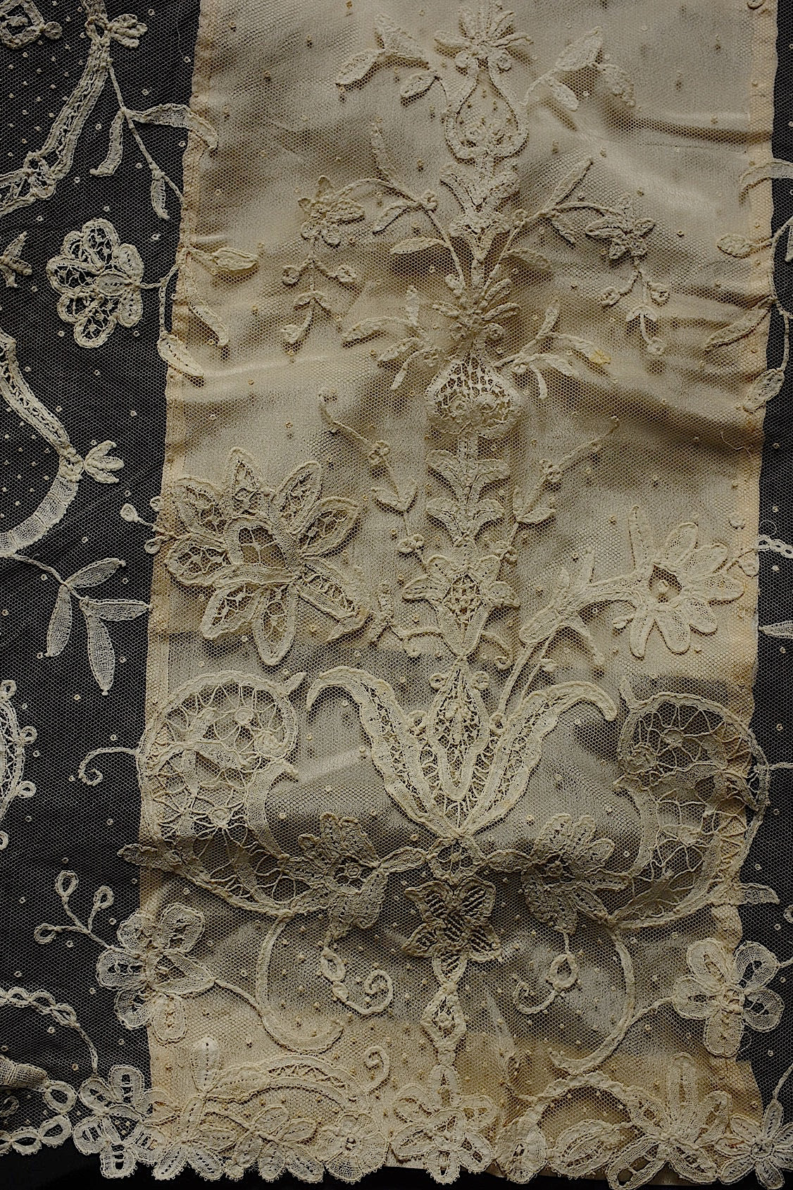 アンティークレース　dentelle ancienne　tablier