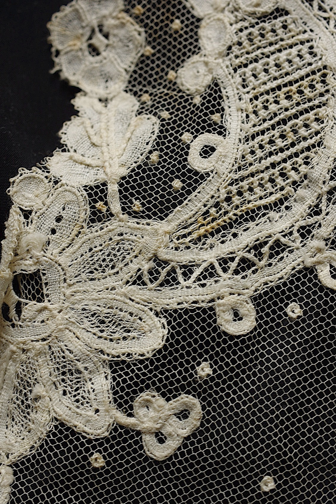 アンティークレース　dentelle ancienne　tablier
