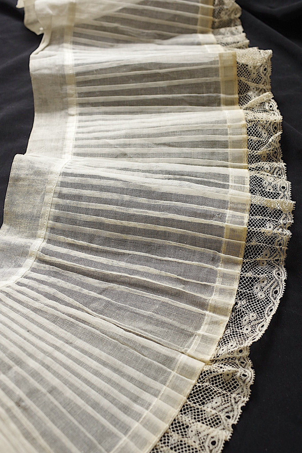 アンティークレース　dentelle ancienne　プリーツ　330cm