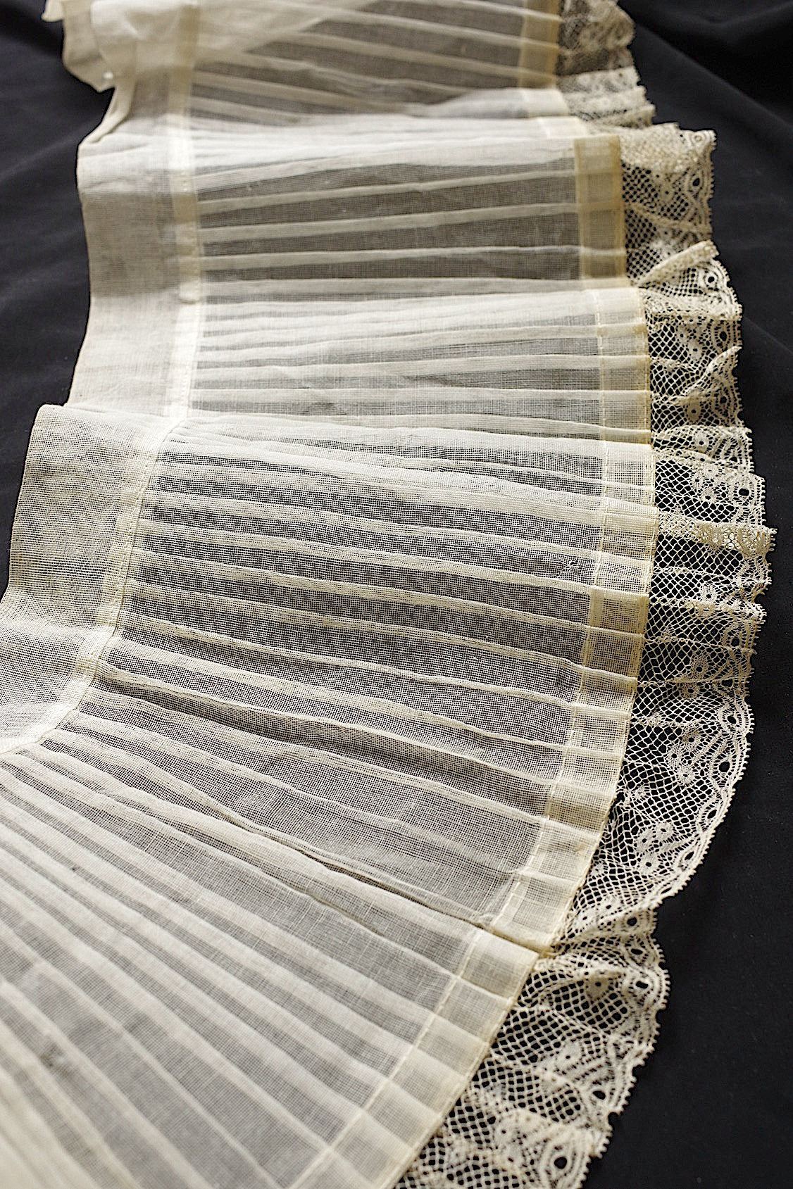 アンティークレース　dentelle ancienne　プリーツ　330cm