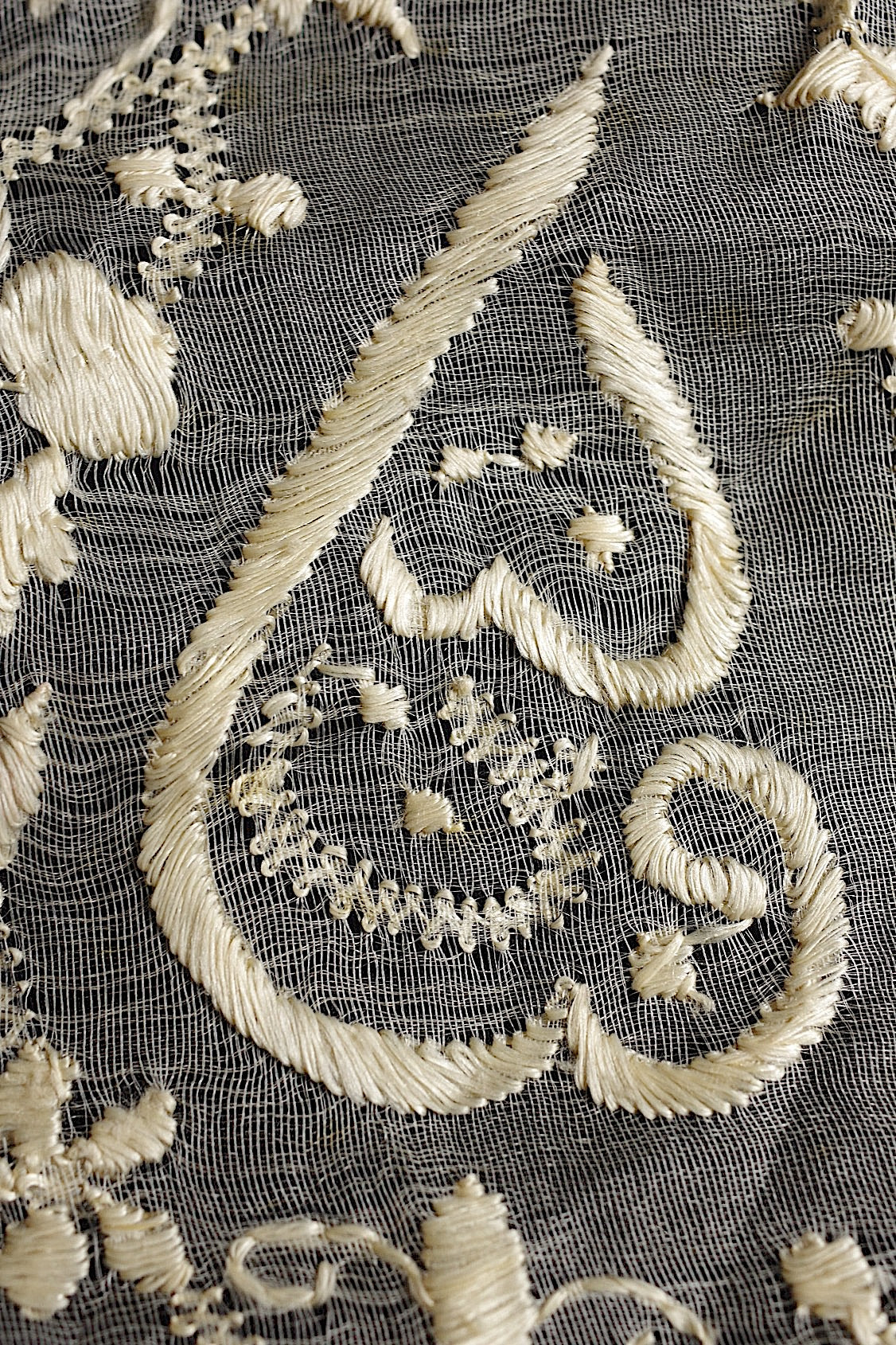 アンティークレース　dentelle ancienne　シルク糸刺繍　クロス