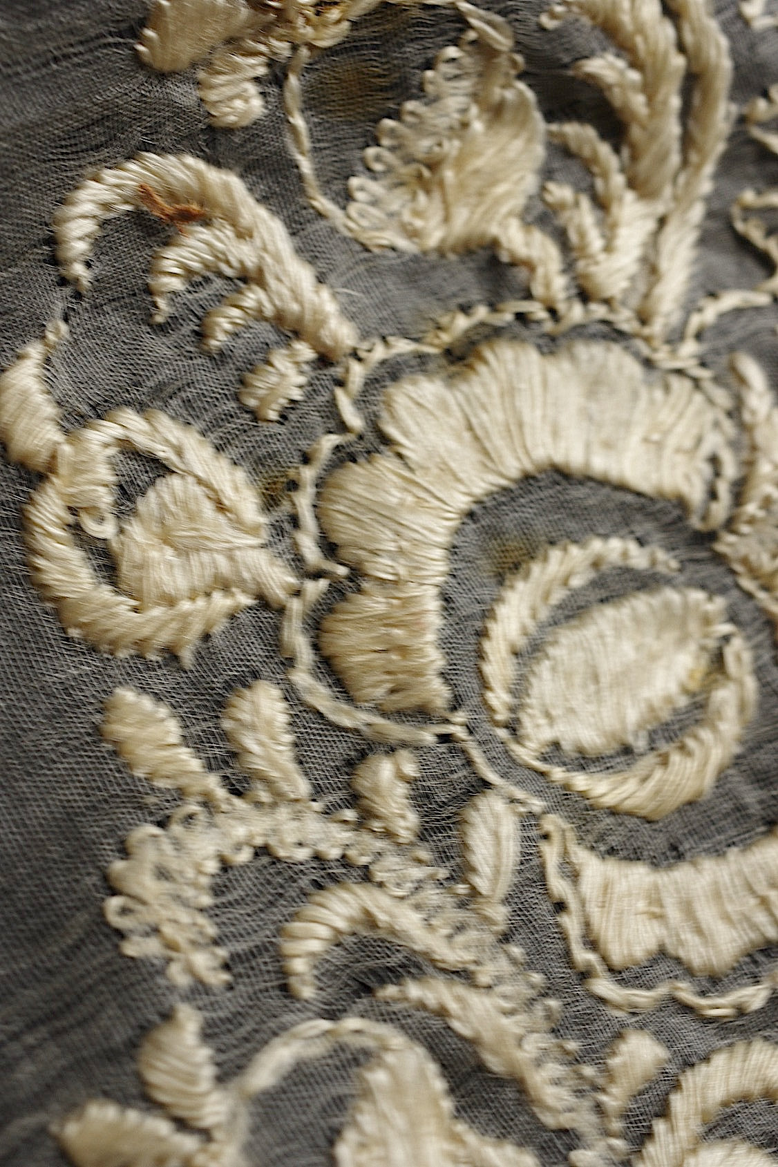 アンティークレース　dentelle ancienne　シルク糸刺繍　クロス