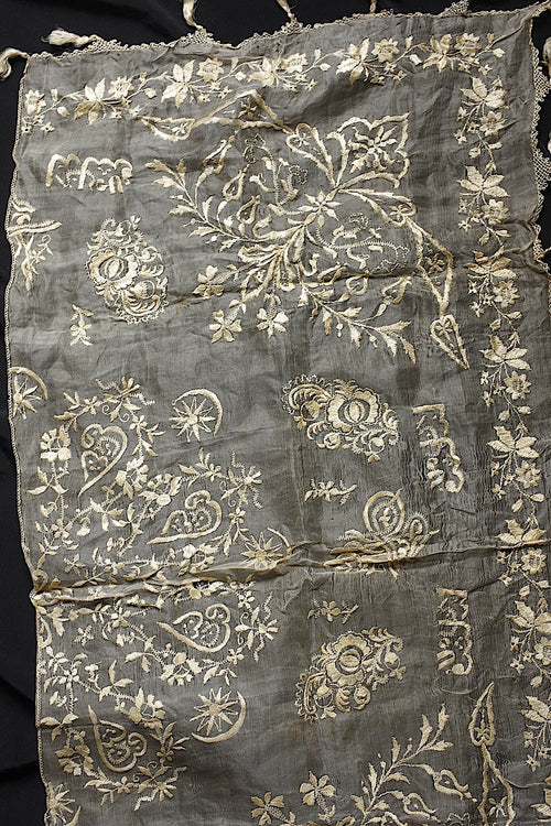 アンティークレース　dentelle ancienne　シルク糸刺繍　クロス