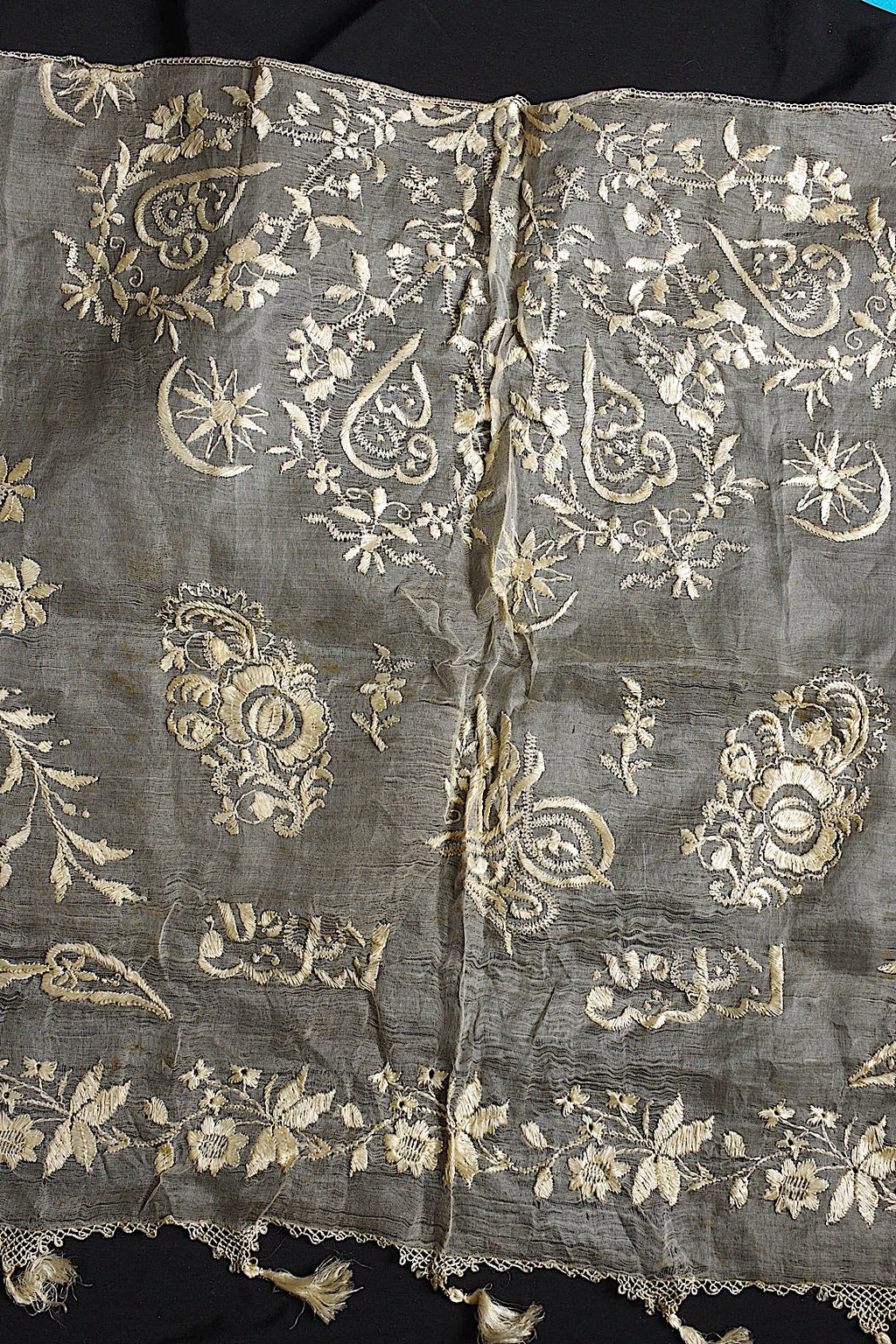 アンティークレース　dentelle ancienne　シルク糸刺繍　クロス