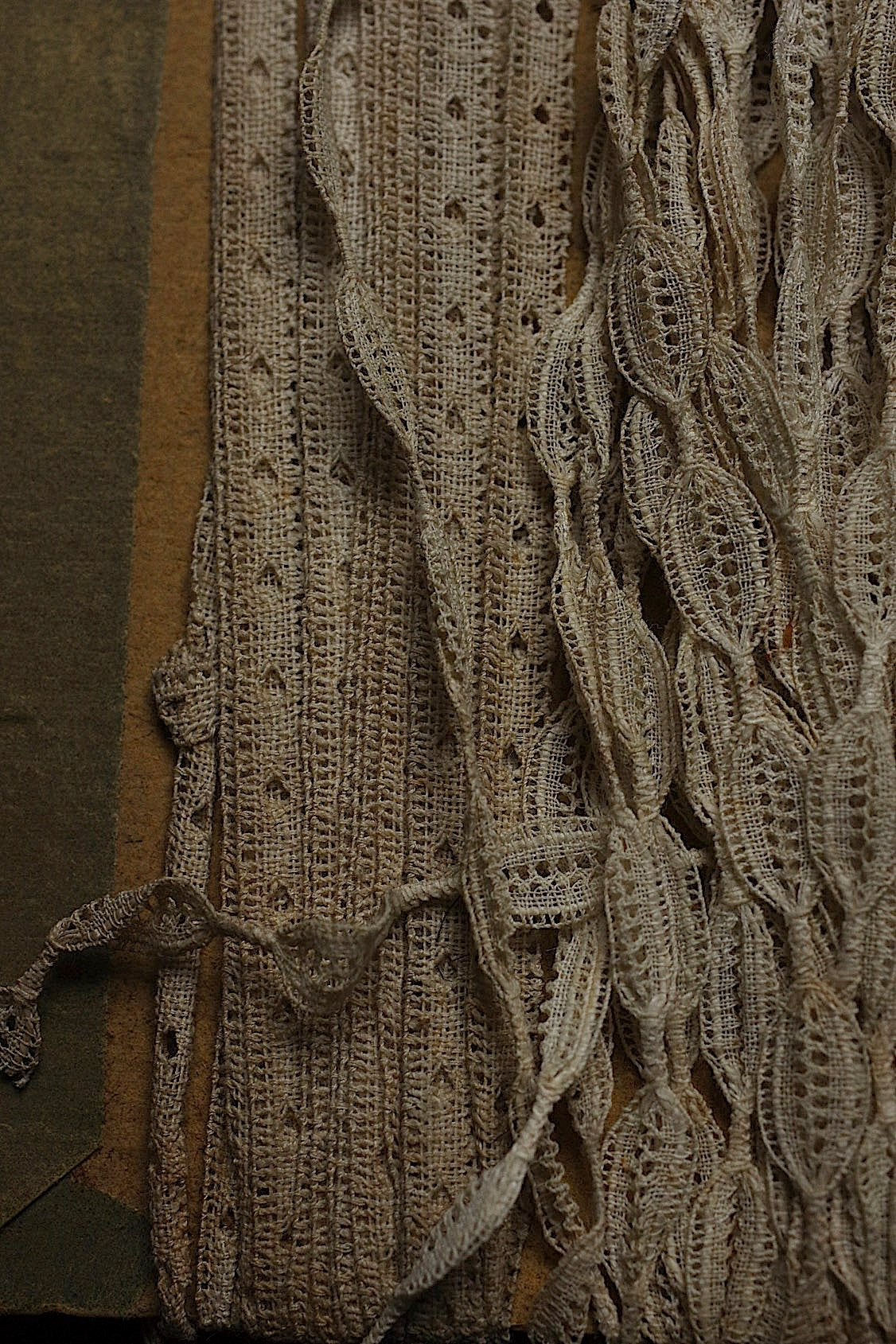 アンティークレース　dentelle ancienne　テープ２種