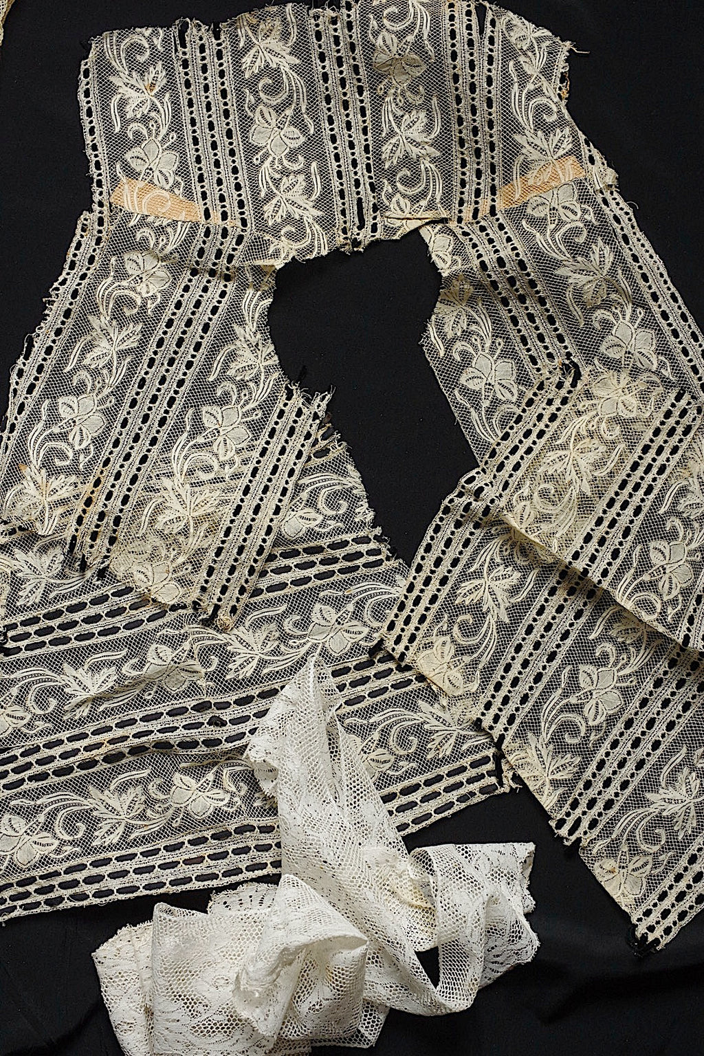 アンティークレース　dentelle ancienne　端切れ　素材用