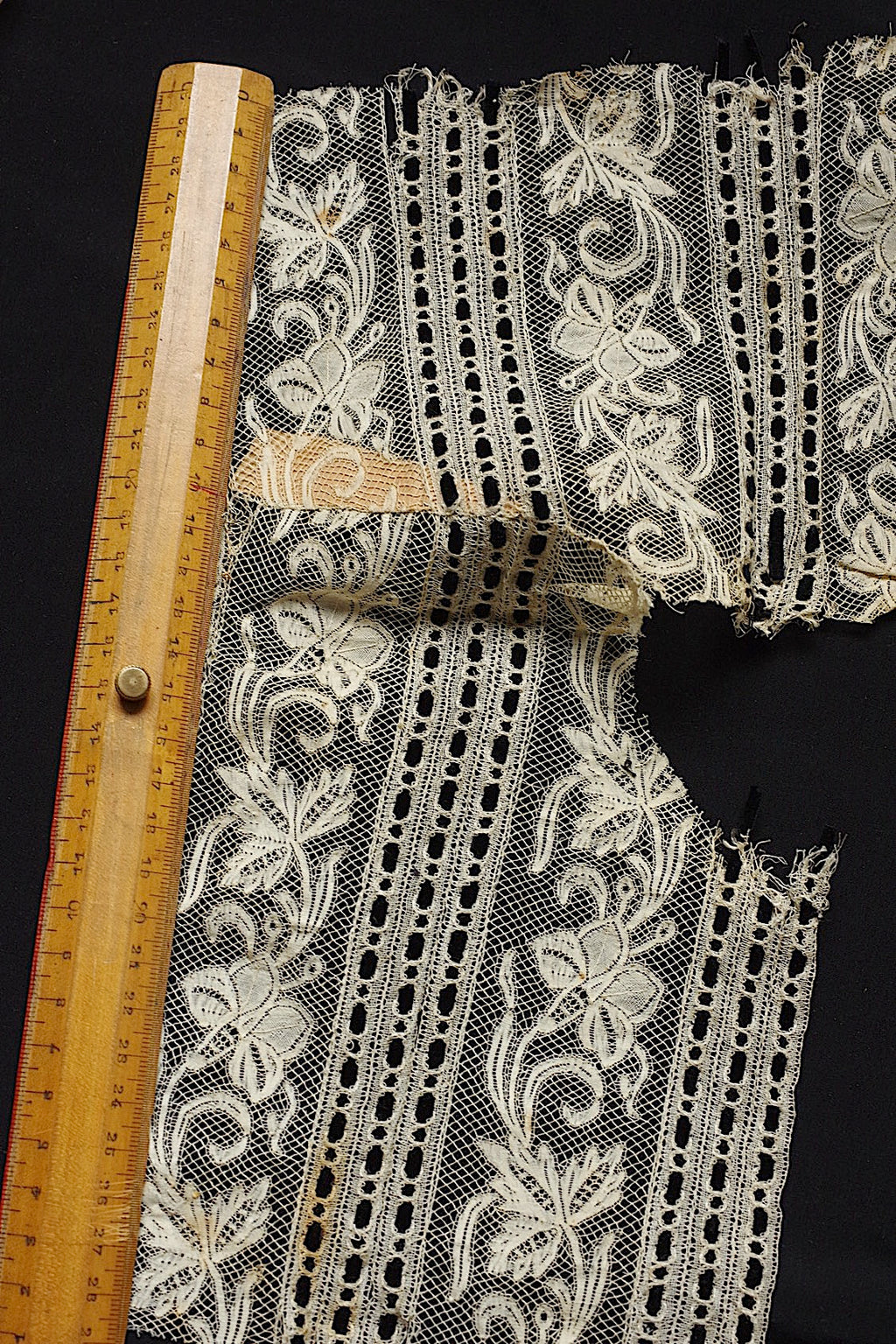 アンティークレース　dentelle ancienne　端切れ　素材用