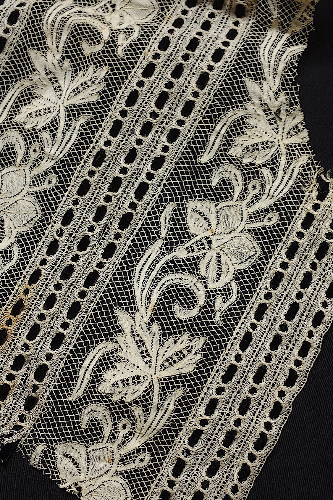 アンティークレース　dentelle ancienne　端切れ　素材用