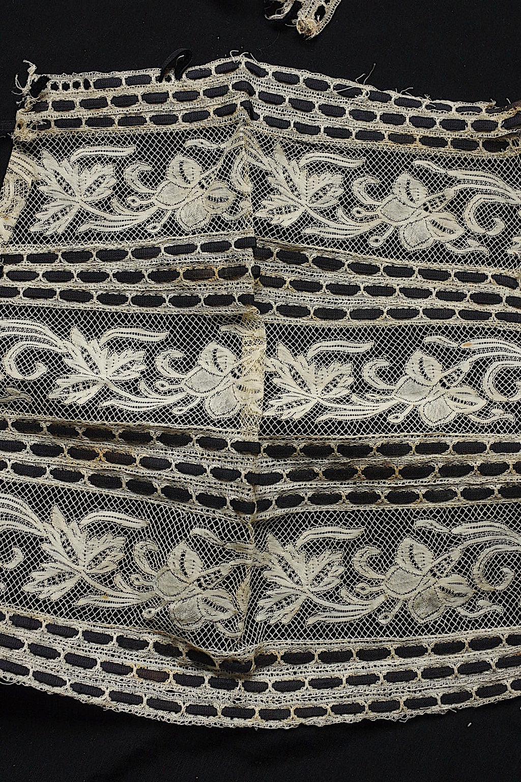 アンティークレース　dentelle ancienne　端切れ　素材用