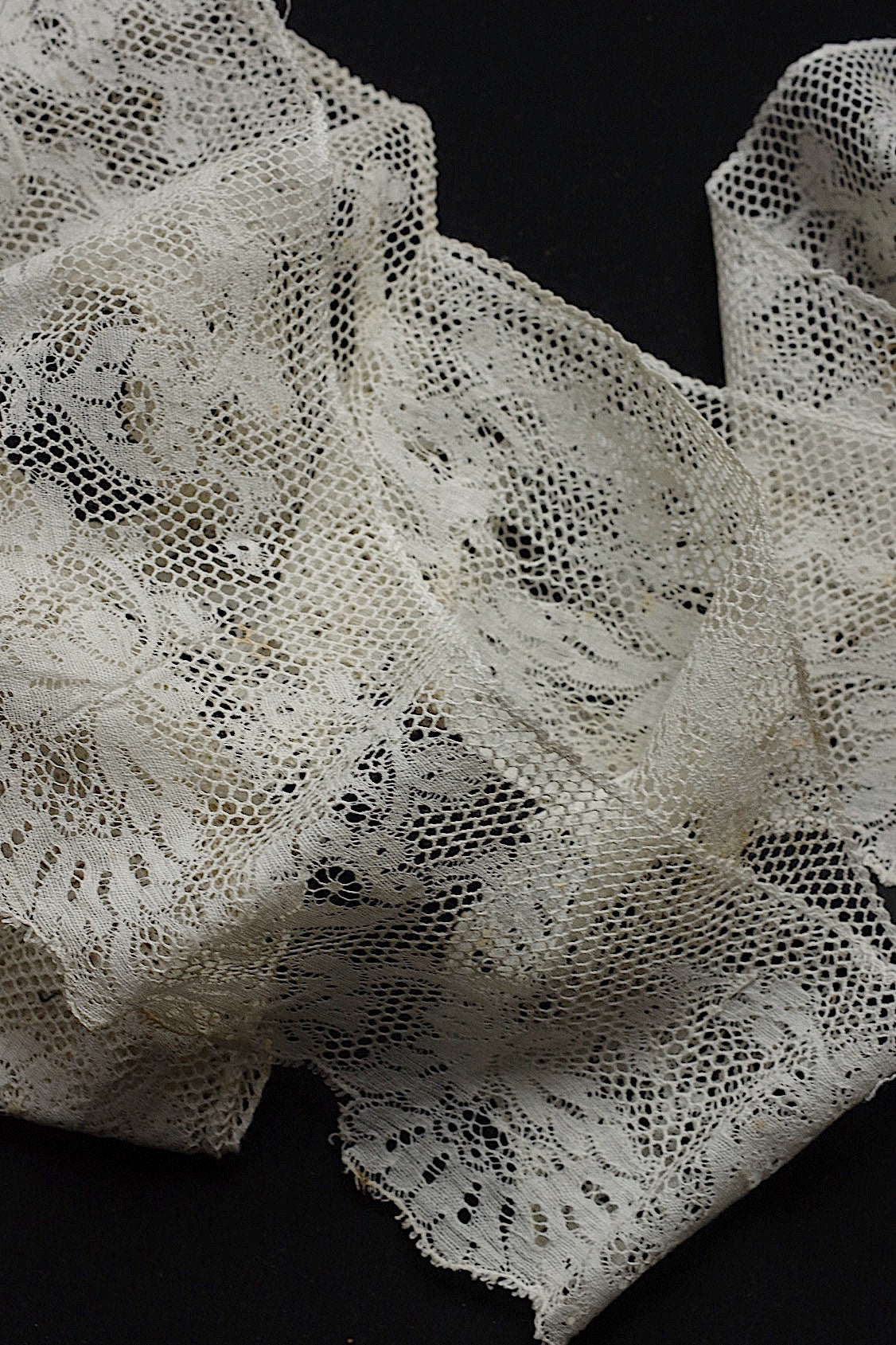 アンティークレース　dentelle ancienne　端切れ　素材用