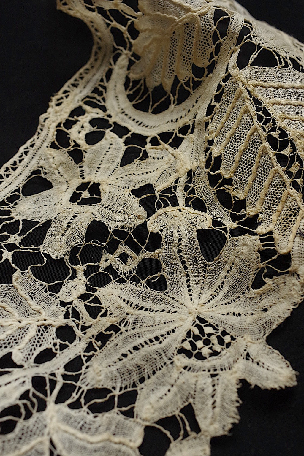 アンティークレース　dentelle ancienne　2種