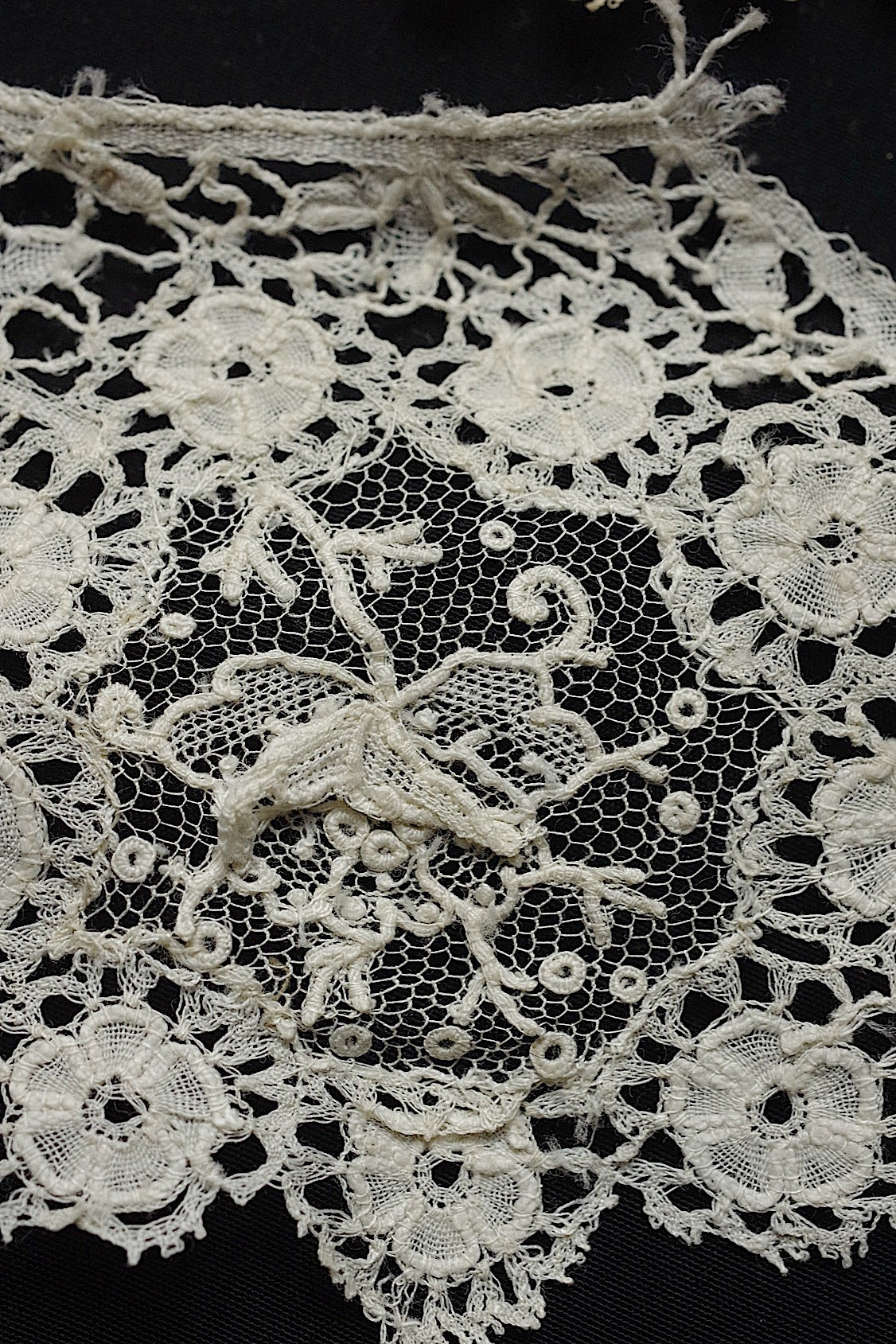 アンティークレース　dentelle ancienne　2種