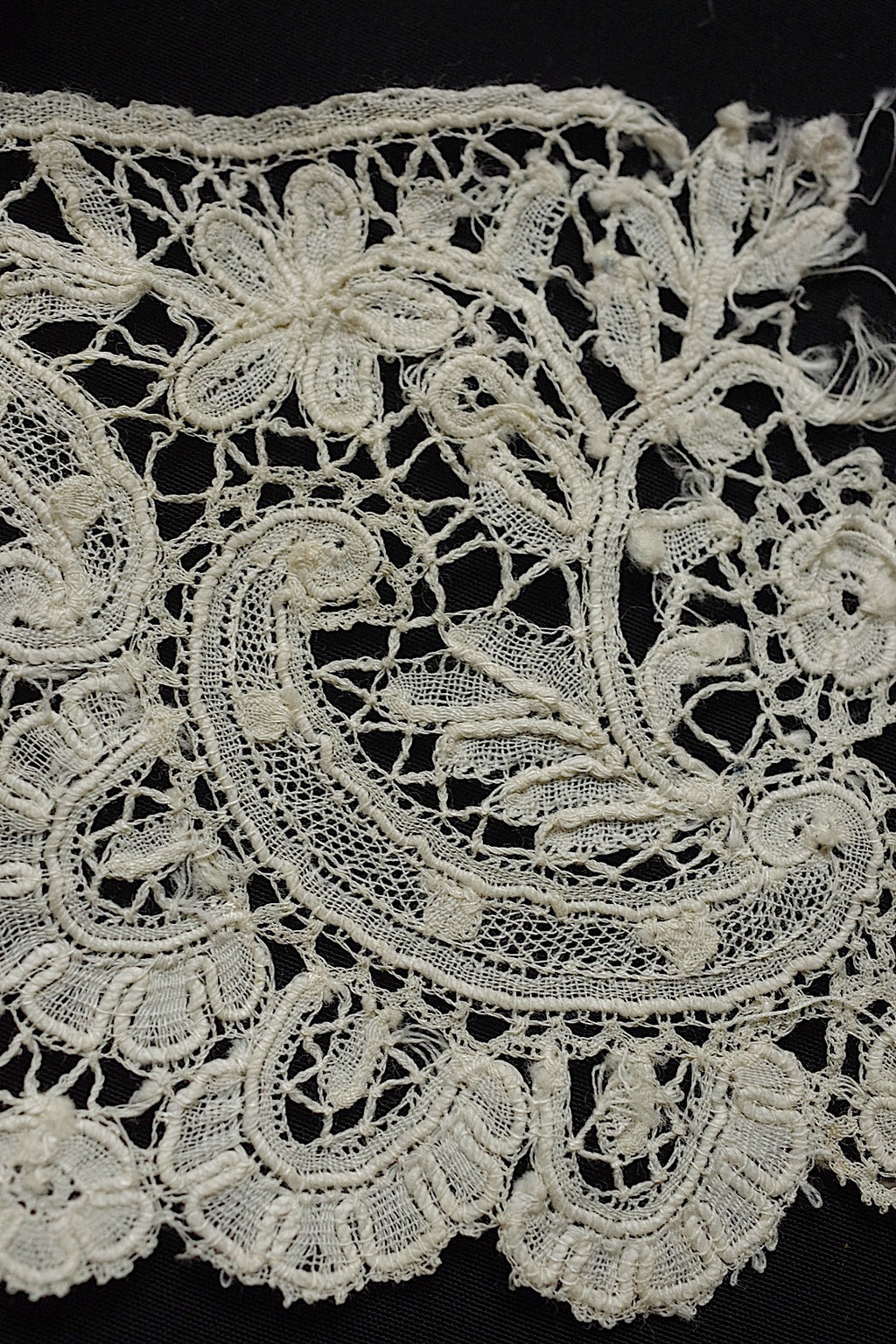 アンティークレース　dentelle ancienne　2種