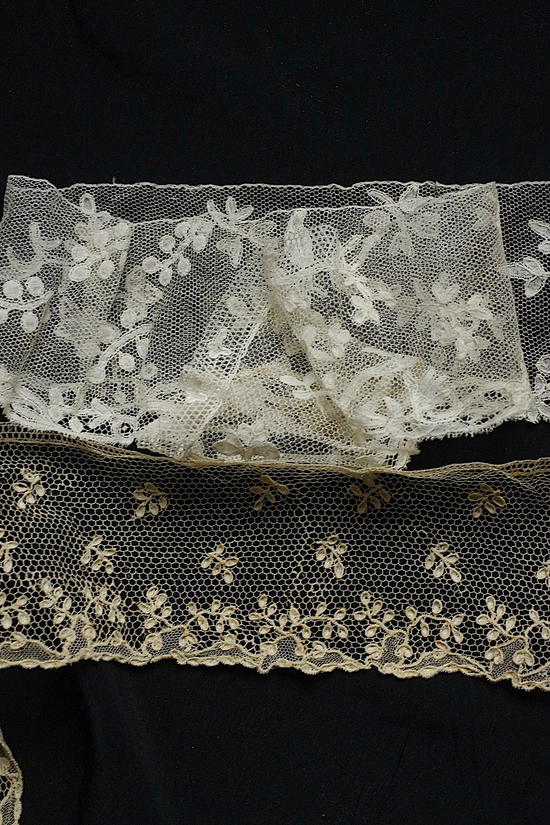 アンティークレース　dentelle ancienne　２種