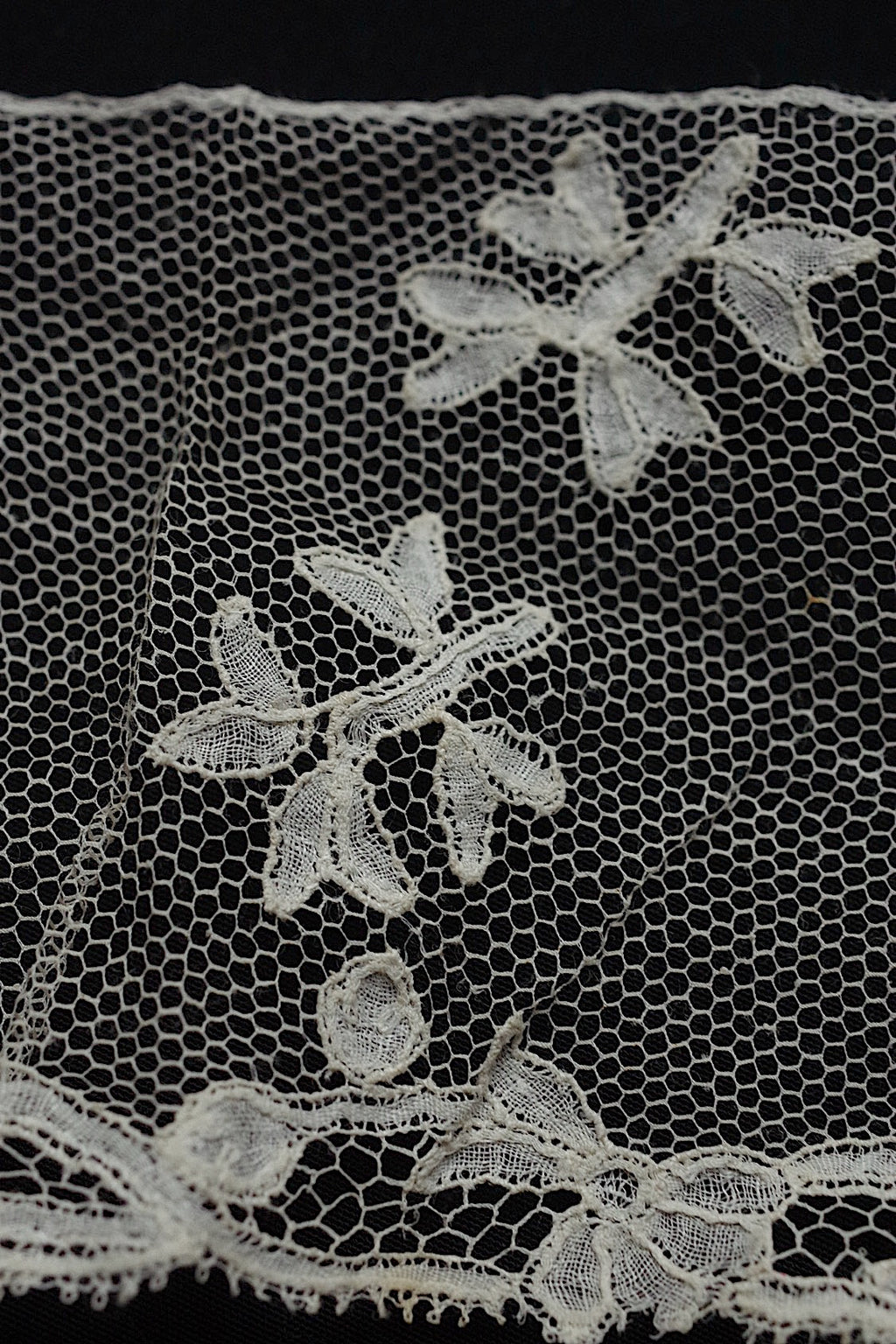 アンティークレース　dentelle ancienne　２種