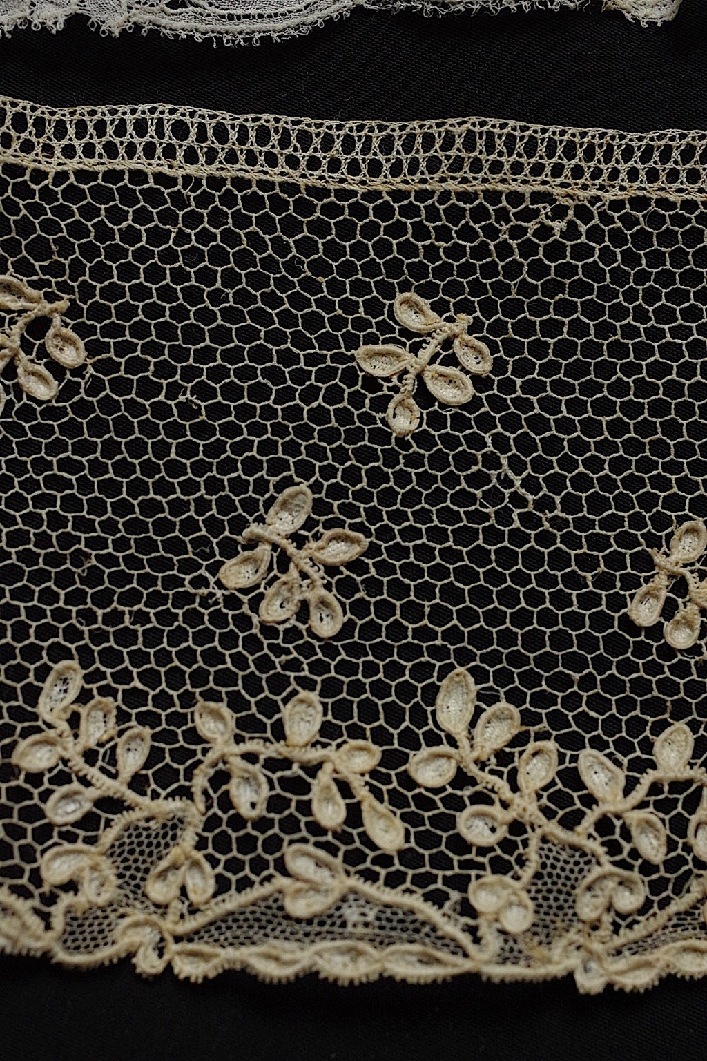 アンティークレース　dentelle ancienne　２種