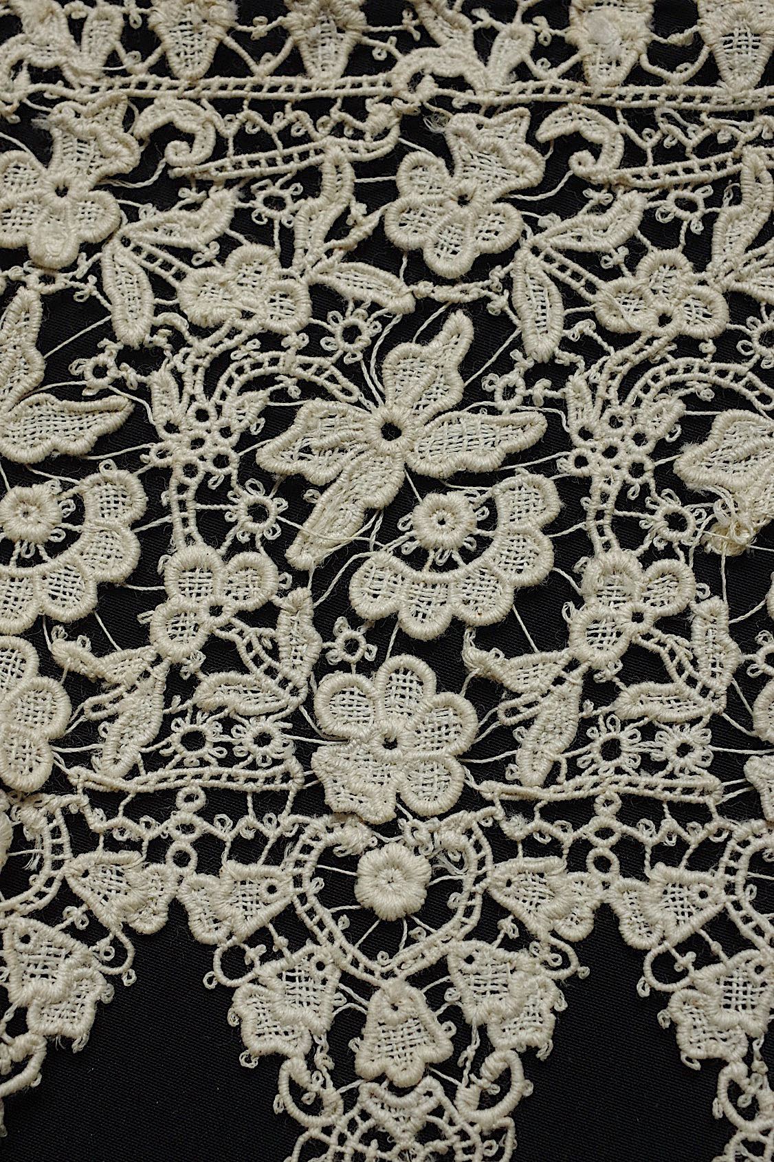 アンティークレース　dentelle ancienne　55cm 28cm 42cm