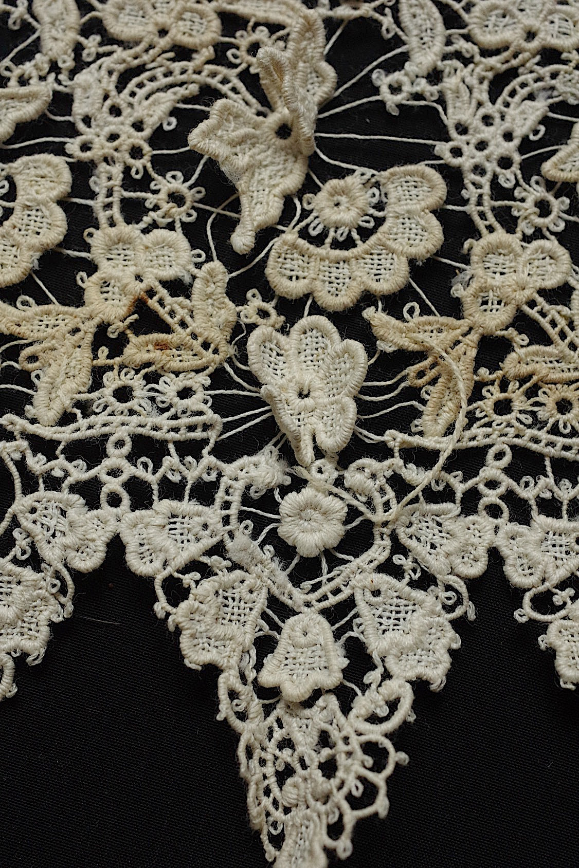 アンティークレース　dentelle ancienne　55cm 28cm 42cm