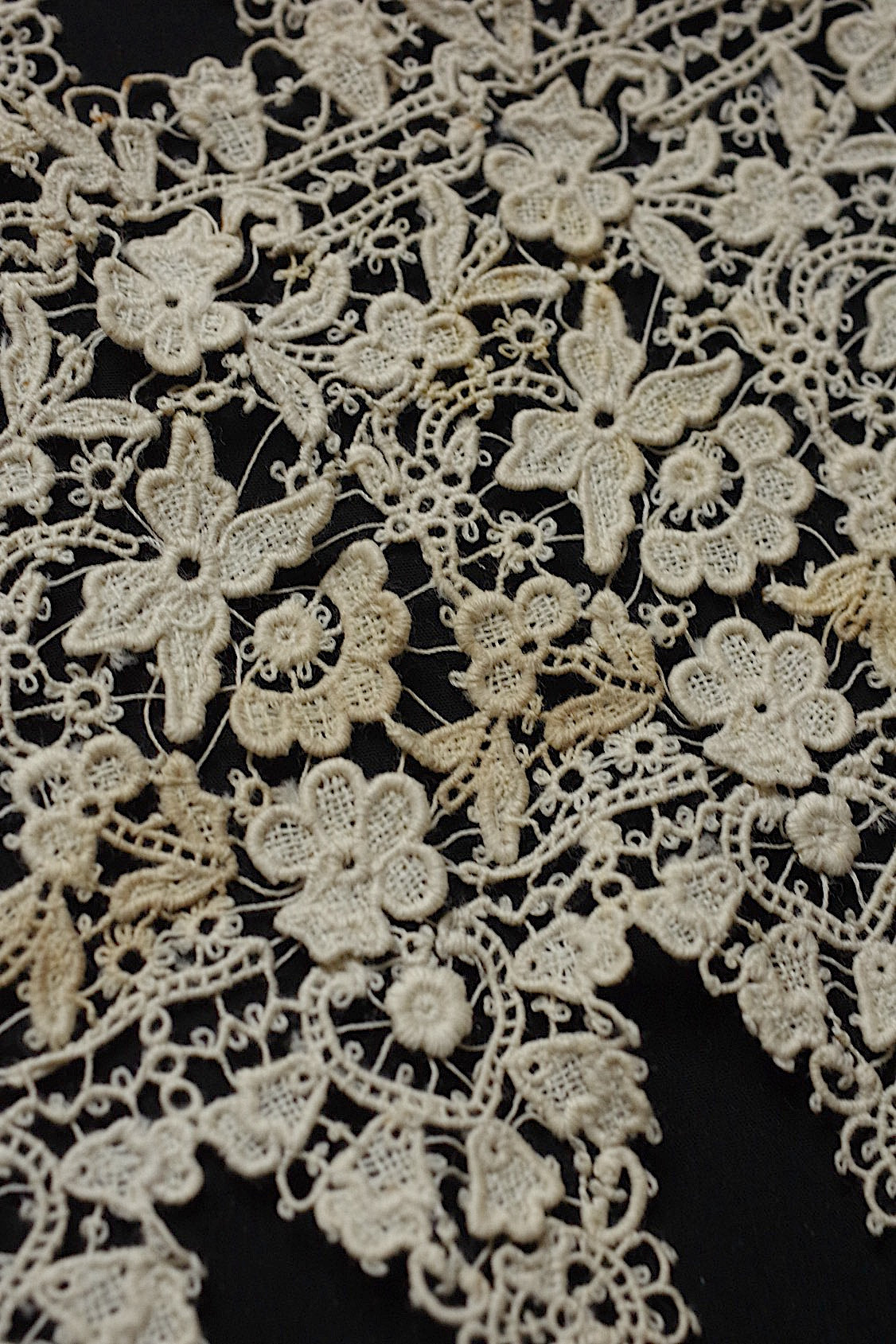アンティークレース　dentelle ancienne　55cm 28cm 42cm