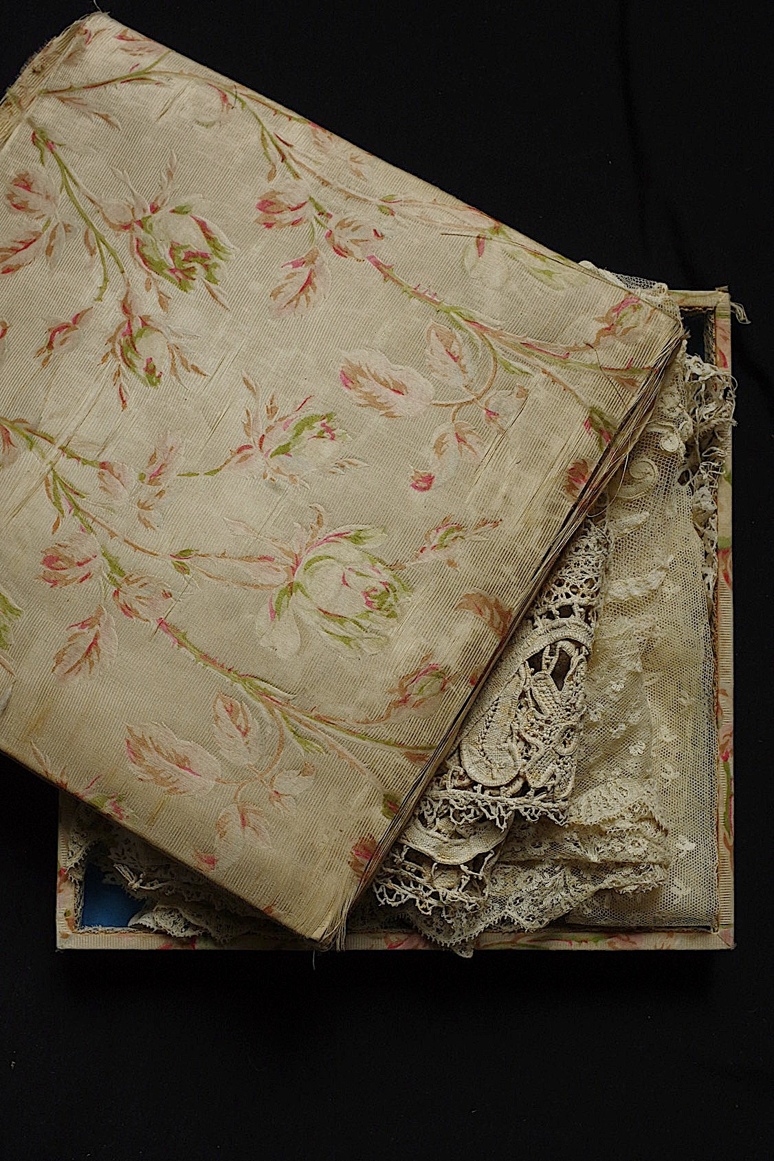 アンティークレース antique lace la dentelle - .FR a l'epoque