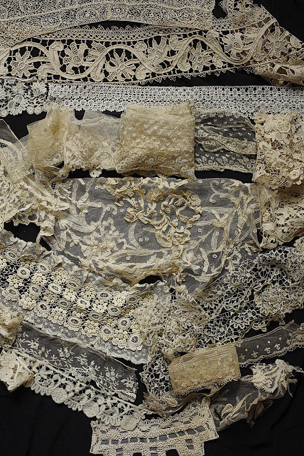 アンティークレース　dentelle ancienne　箱入りに１７種