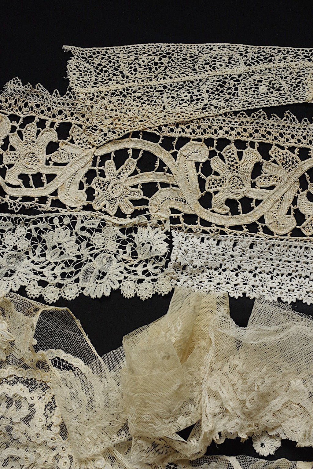 アンティークレース　dentelle ancienne　箱入りに１７種