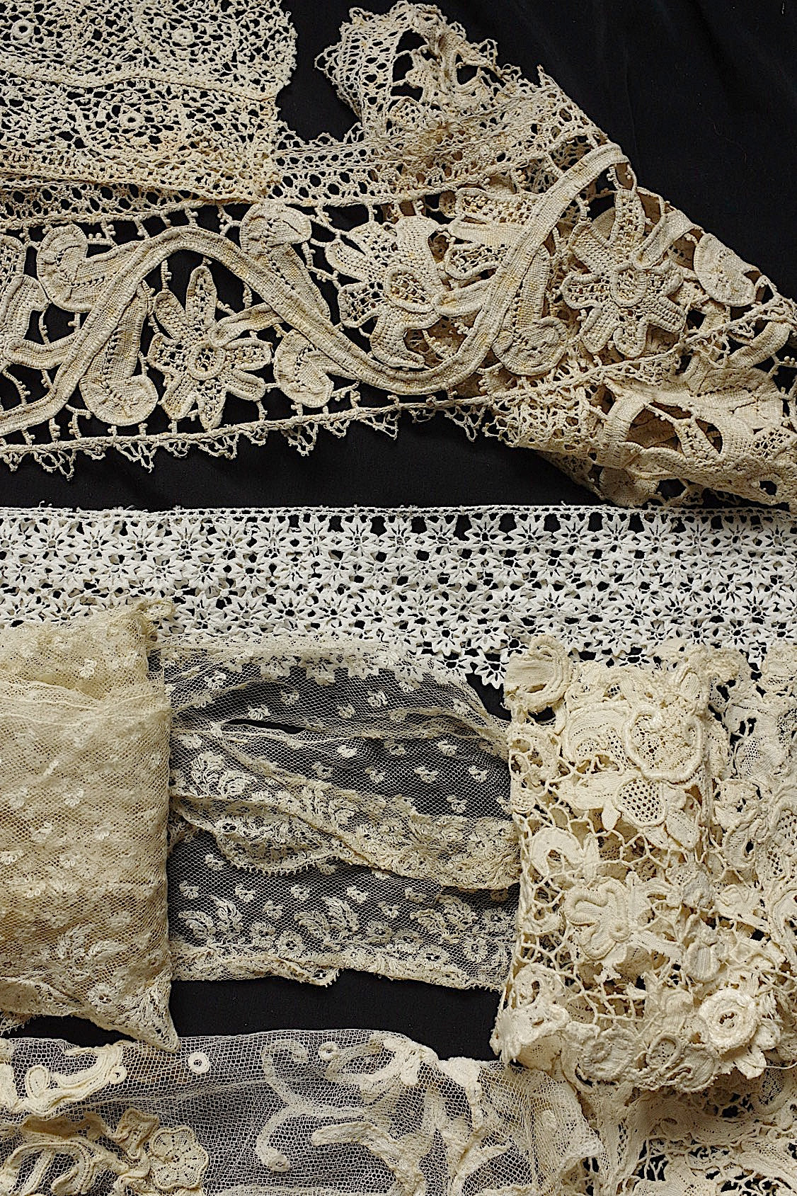 アンティークレース　dentelle ancienne　箱入りに１７種