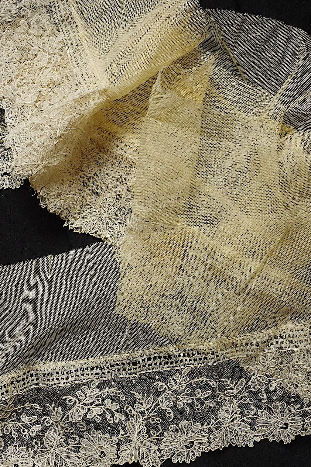 アンティークレース　dentelle ancienne　158cm