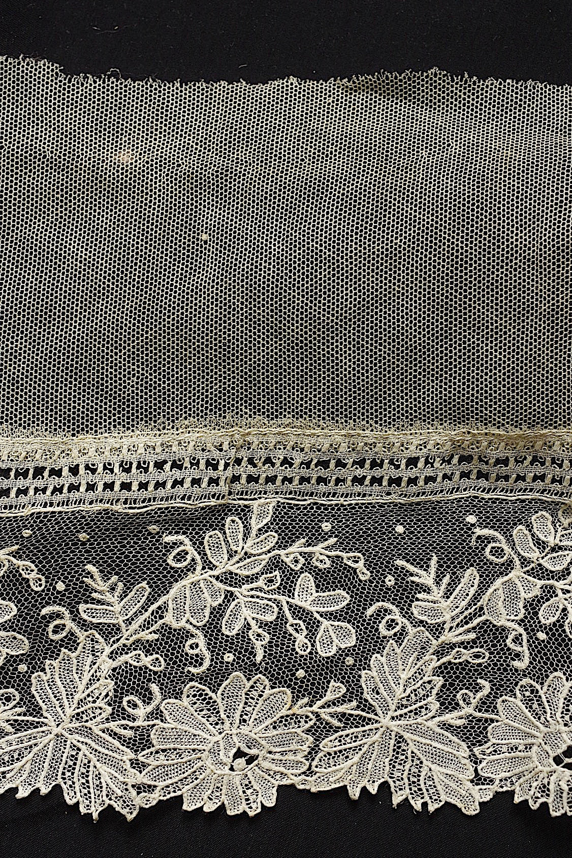 アンティークレース　dentelle ancienne　158cm